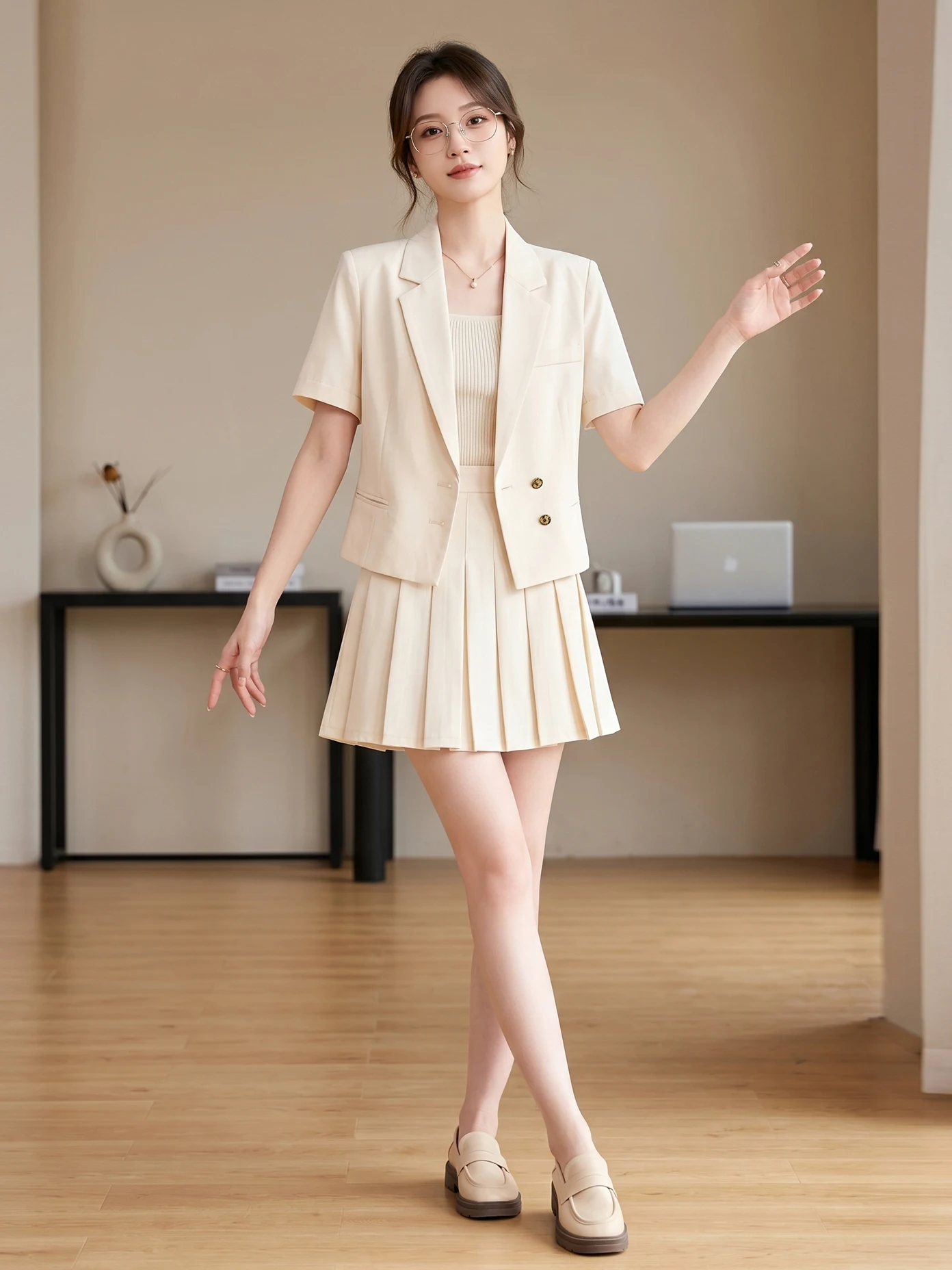 Casual Women's Jacket Thin Summer High-End Sensation Teaching Resources Formal Suit Set Short Sleeve Polyester Fiber A...
Casual Women's Jacket Thin Summer High-End Sensation Teaching Resources Formal Suit Set Short Sleeve Polyester Fiber A...