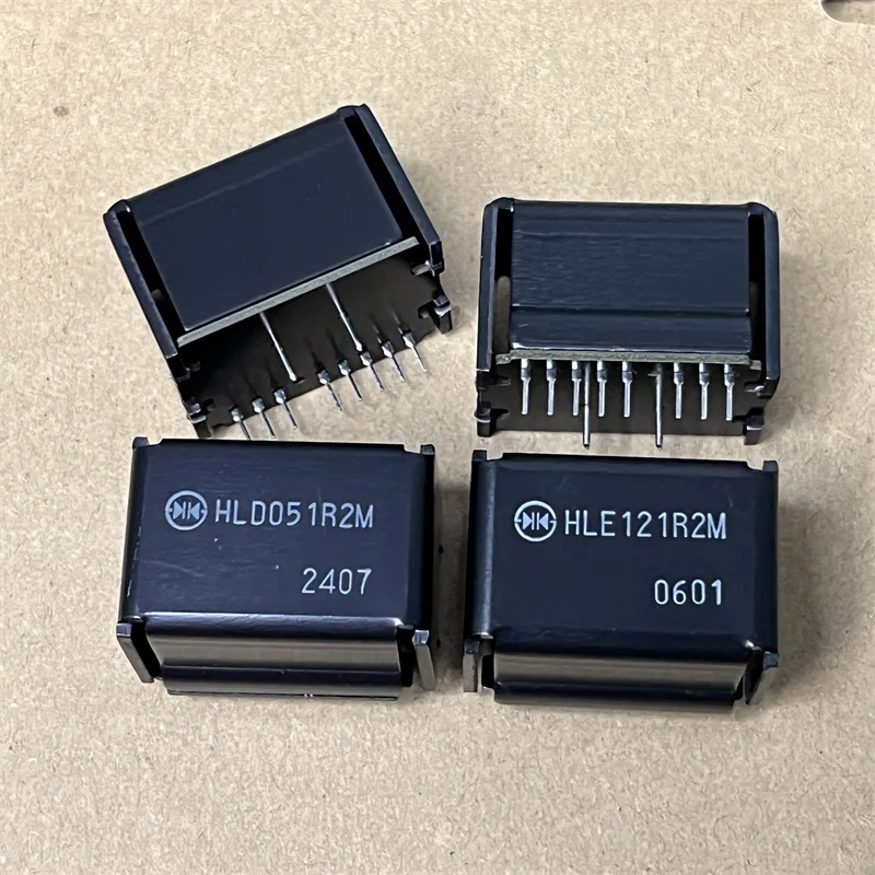 1 шт. HLD051R2M импортированный понижающий модуль лифта HLE121R2M, регулируемый модуль питания, оригинальный продукт 1005008474683636
1 шт. HLD051R2M импортированный понижающий модуль лифта HLE121R2M, регулируемый модуль питания, оригинальный продукт 1005008474683636