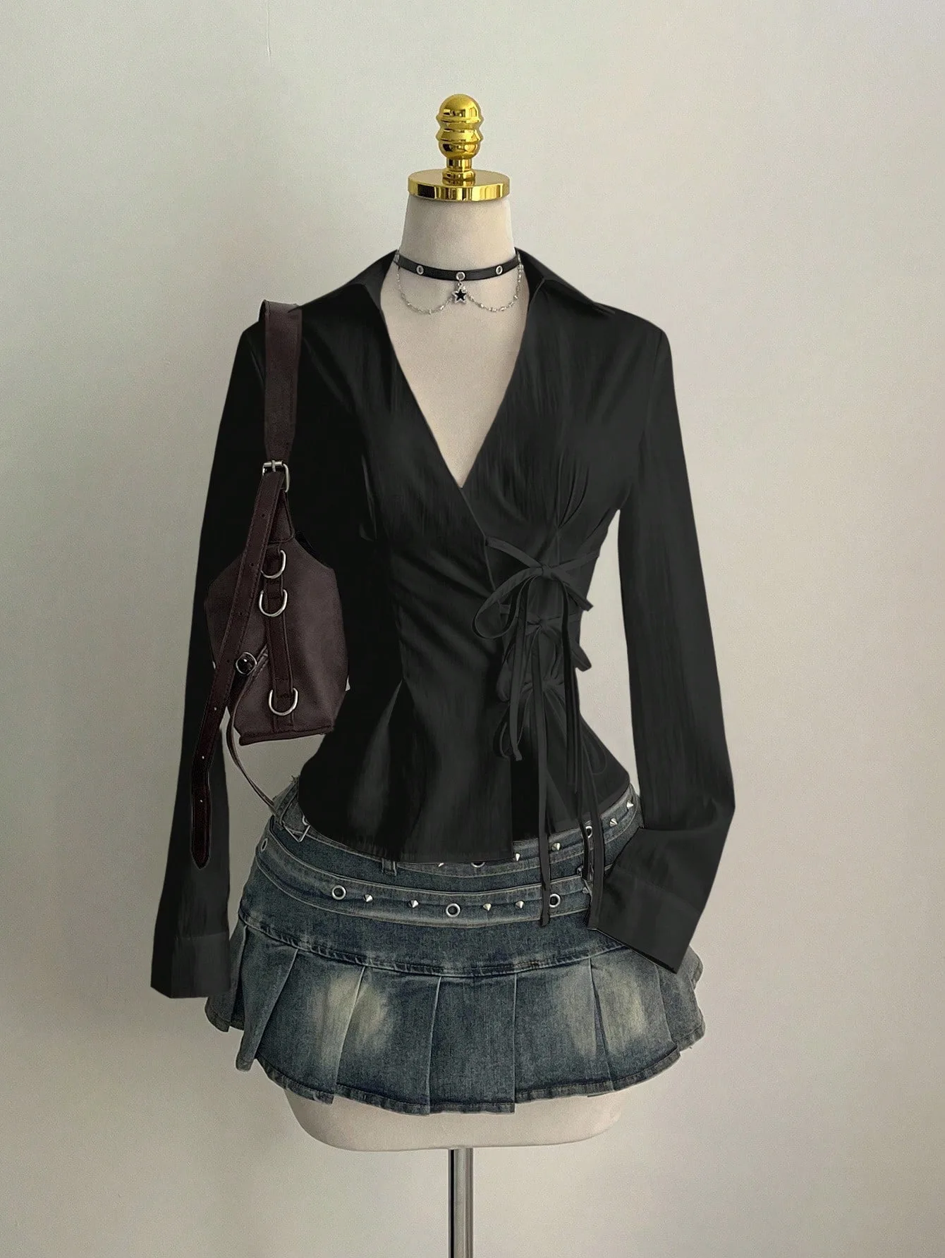 Женская рубашка в стиле Харадзюку: уникальный эстетичный дизайн, облегающий крой, сексуальный стиль Y2K, готика, уличный стиль, модный топ с V-образным вырезом и завязками на талии
Женская рубашка в стиле Харадзюку: уникальный эстетичный дизайн, облегающий крой, сексуальный стиль Y2K, готика, уличный стиль, модный топ с V-образным вырезом и завязками на талии