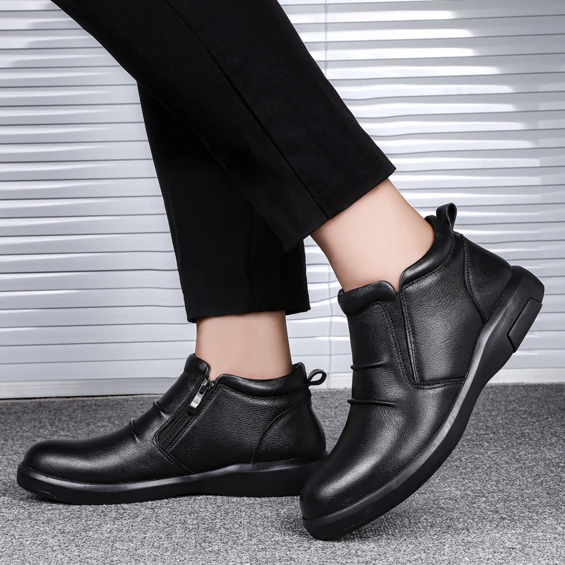 Winter Men's Ankle Boots Plush Cold Resistant Cotton Shoes Men's Business Short Boots Waterproof High Top Shoes Big Size:37-47
Winter Men's Ankle Boots Plush Cold Resistant Cotton Shoes Men's Business Short Boots Waterproof High Top Shoes Big Size:37-47