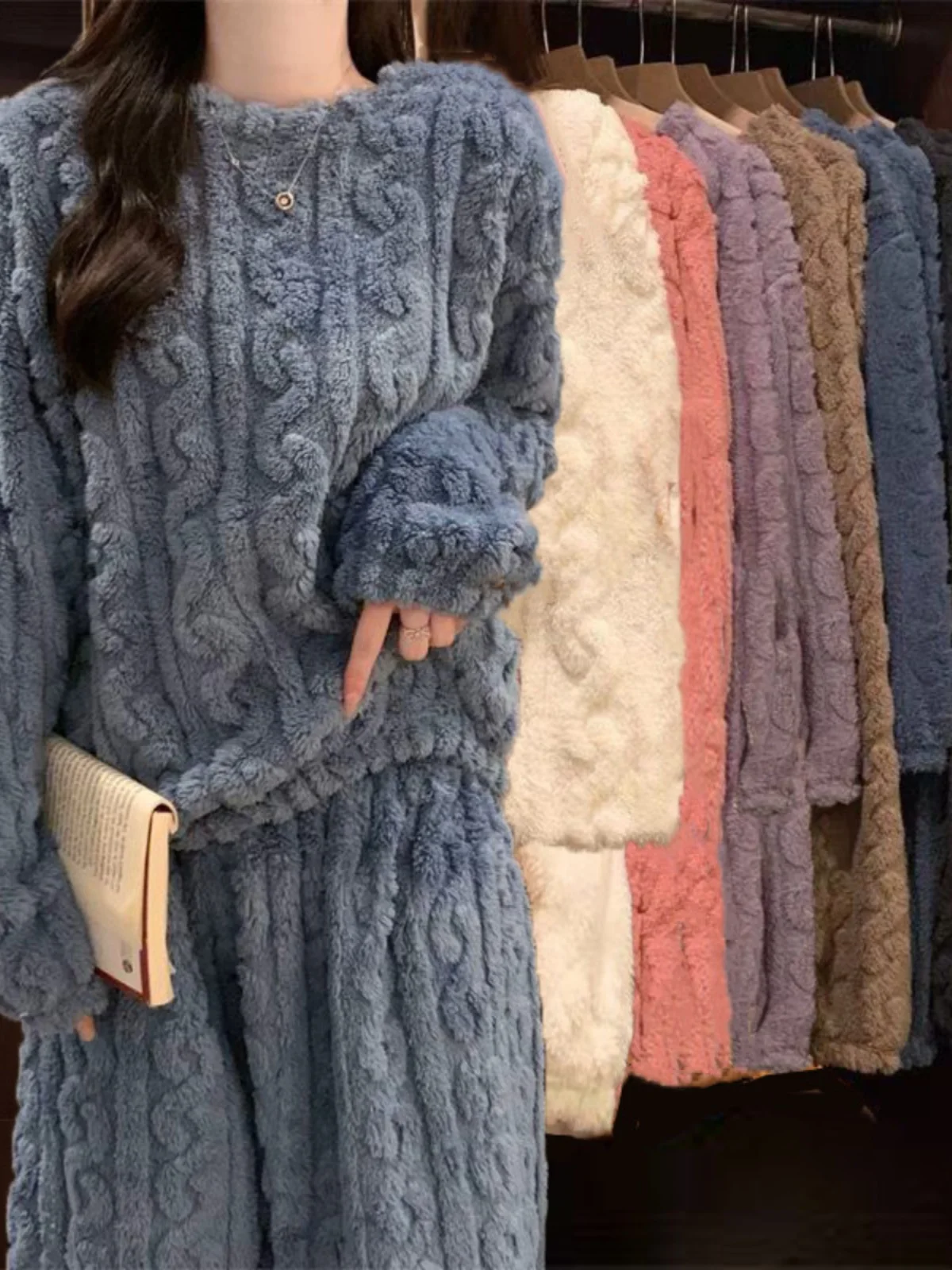 Coral Fleece Women's Sleepwear Winter Thickened Flannel Two-Piece Set Casual Home Clothes Outdoor Wearable Pants Long Sleeve ...
Coral Fleece Women's Sleepwear Winter Thickened Flannel Two-Piece Set Casual Home Clothes Outdoor Wearable Pants Long Sleeve ...