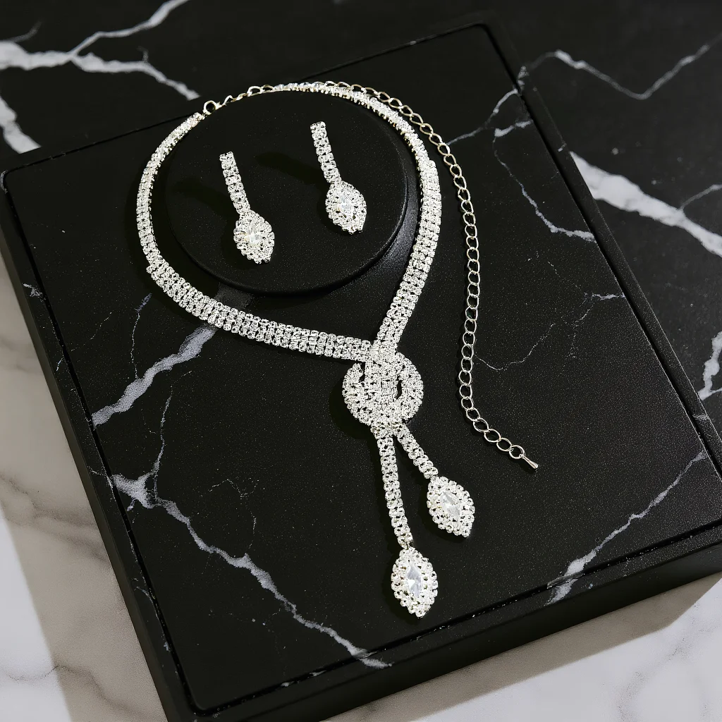 3pcs Elegant Vintage Jewelry Set for Women Silver Teardrop Shape Necklace Shiny Crystal Choker Bridal Wedding Earrings Party
3pcs Elegant Vintage Jewelry Set for Women Silver Teardrop Shape Necklace Shiny Crystal Choker Bridal Wedding Earrings Party