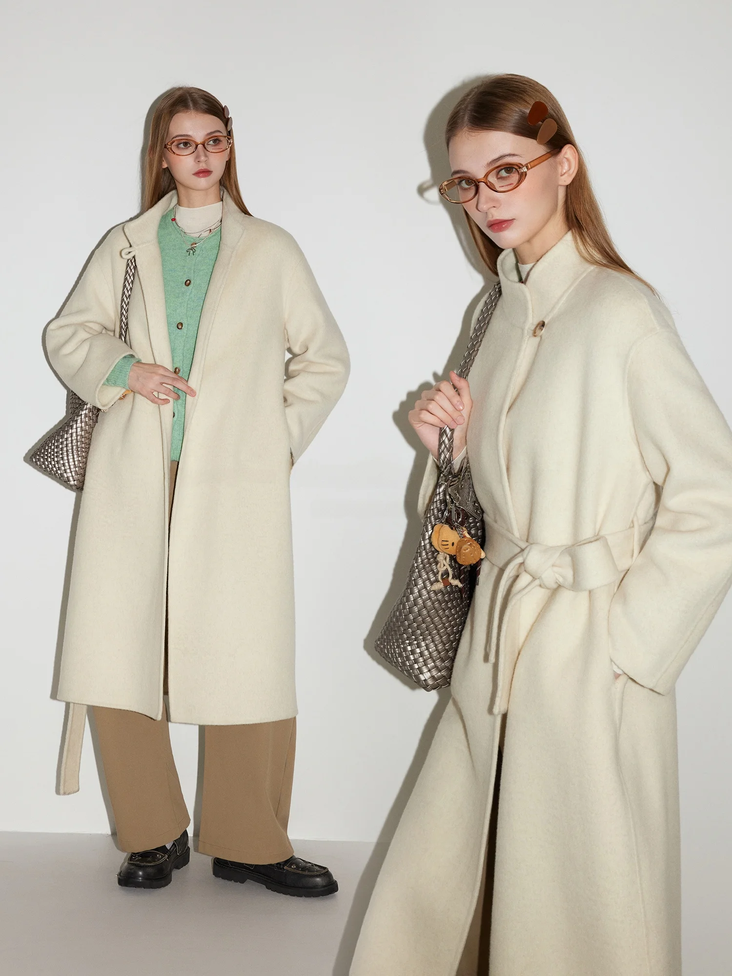 Женское зимнее пальто MoodBerry из двусторонней шерсти, на пуговицах, с воротником-стойкой, средней длины, теплое, в стиле ретро, с длинными рукавами
Женское зимнее пальто MoodBerry из двусторонней шерсти, на пуговицах, с воротником-стойкой, средней длины, теплое, в стиле ретро, с длинными рукавами