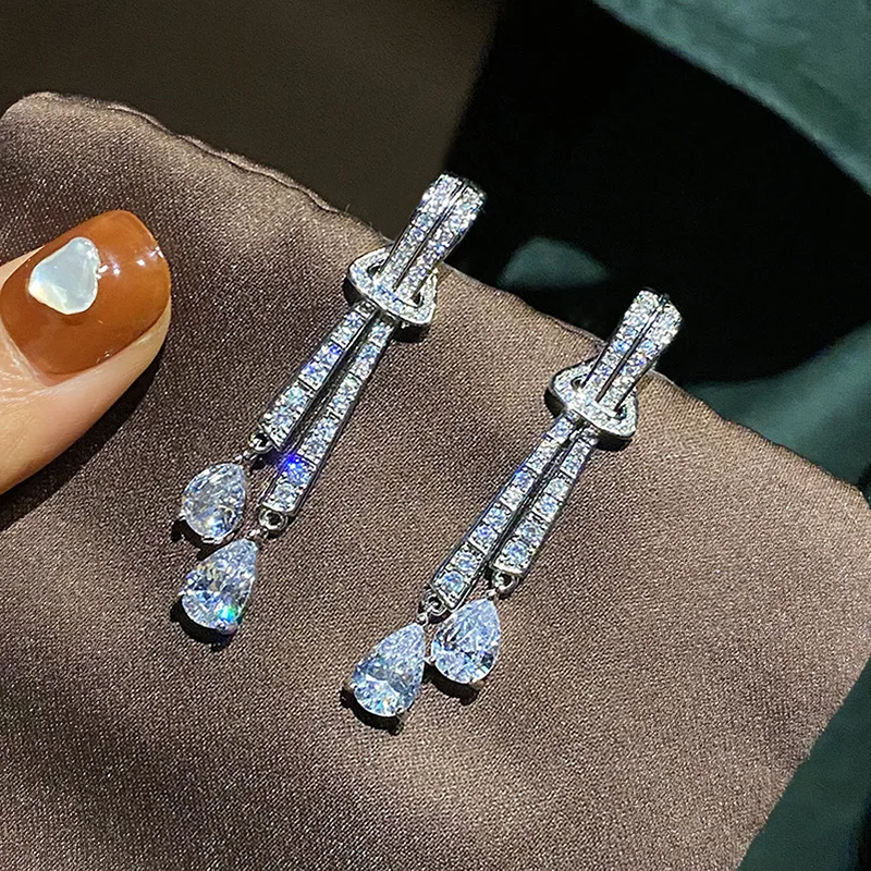 HIBRIDE Fashion light luxury style fine glitter pendant earrings women daily jewelry set wedding holiday gift travel E258
HIBRIDE Fashion light luxury style fine glitter pendant earrings women daily jewelry set wedding holiday gift travel E258