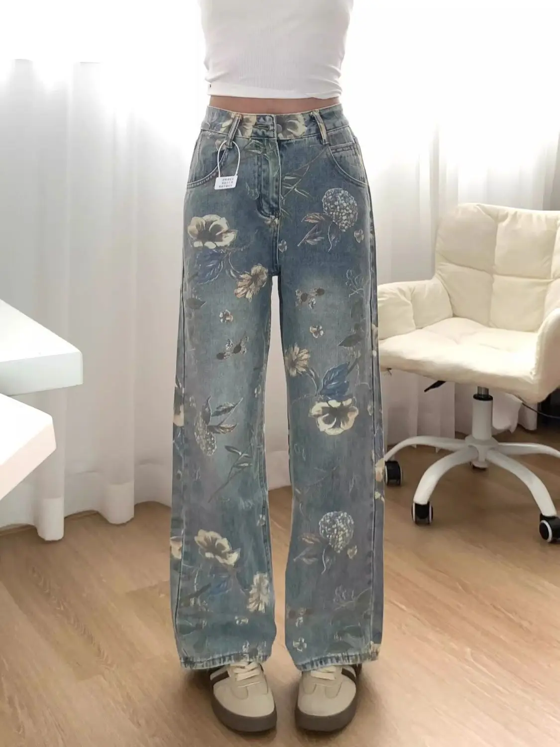 Harajuku Floral Printed Blue Jeans Women High Waisted Vintage High Street Denim Trousers Y2k Korean Style Wide Leg Pants
Harajuku Floral Printed Blue Jeans Women High Waisted Vintage High Street Denim Trousers Y2k Korean Style Wide Leg Pants