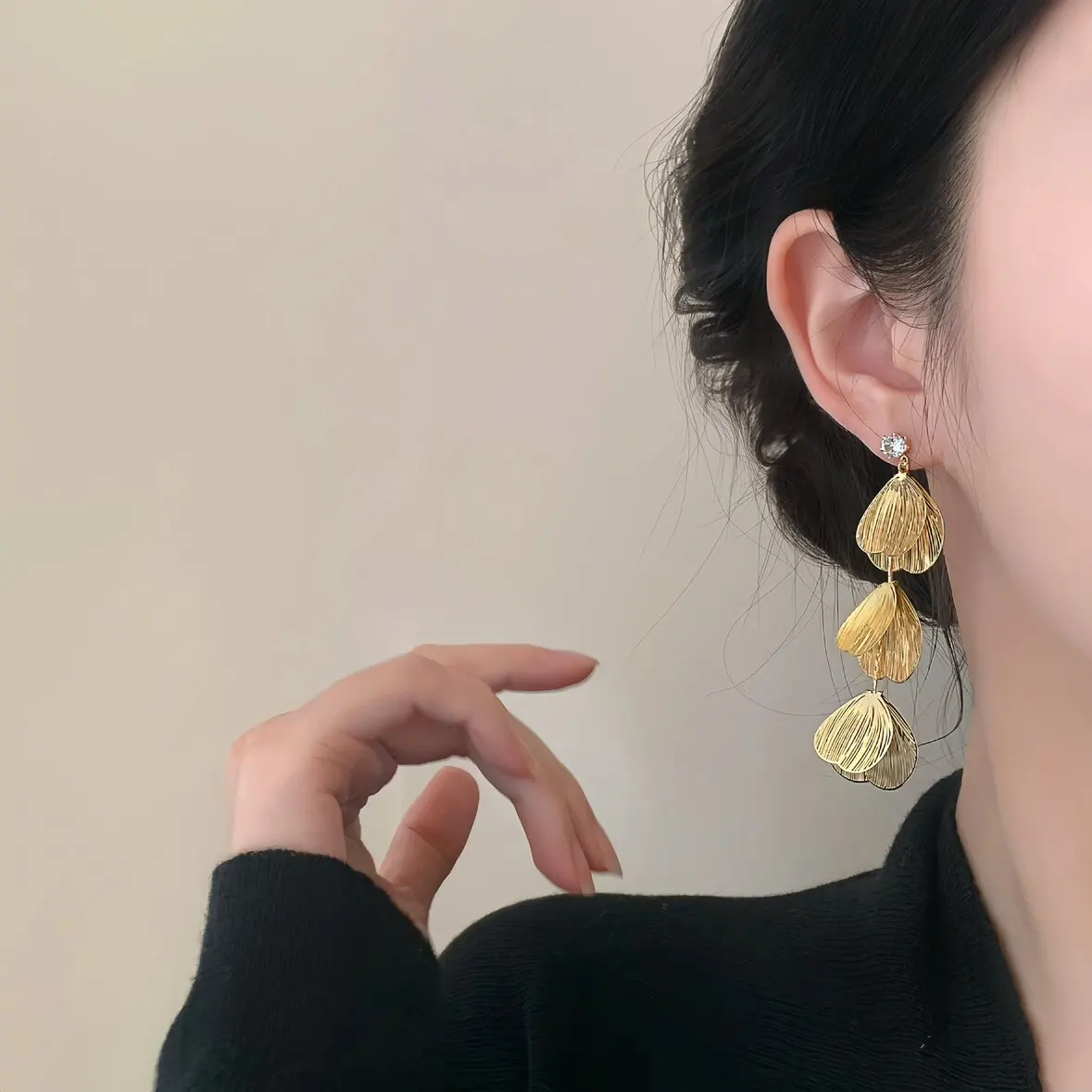 Statement Leaf Tassel Clip on Earrings, Silver Spiral Disk Non-Pierced Ear Cuffs, Apricot Boho Dangle for Women, Unique Gift
Statement Leaf Tassel Clip on Earrings, Silver Spiral Disk Non-Pierced Ear Cuffs, Apricot Boho Dangle for Women, Unique Gift