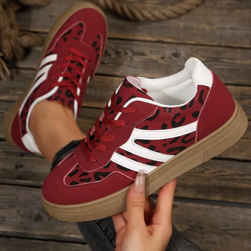 2026 Women Sneakers Spring New Luxury Flat Loafers Comfortable Slip on Soft Female Sneakers Lightweight Outdoor Shoes for Women
2026 Women Sneakers Spring New Luxury Flat Loafers Comfortable Slip on Soft Female Sneakers Lightweight Outdoor Shoes for Women