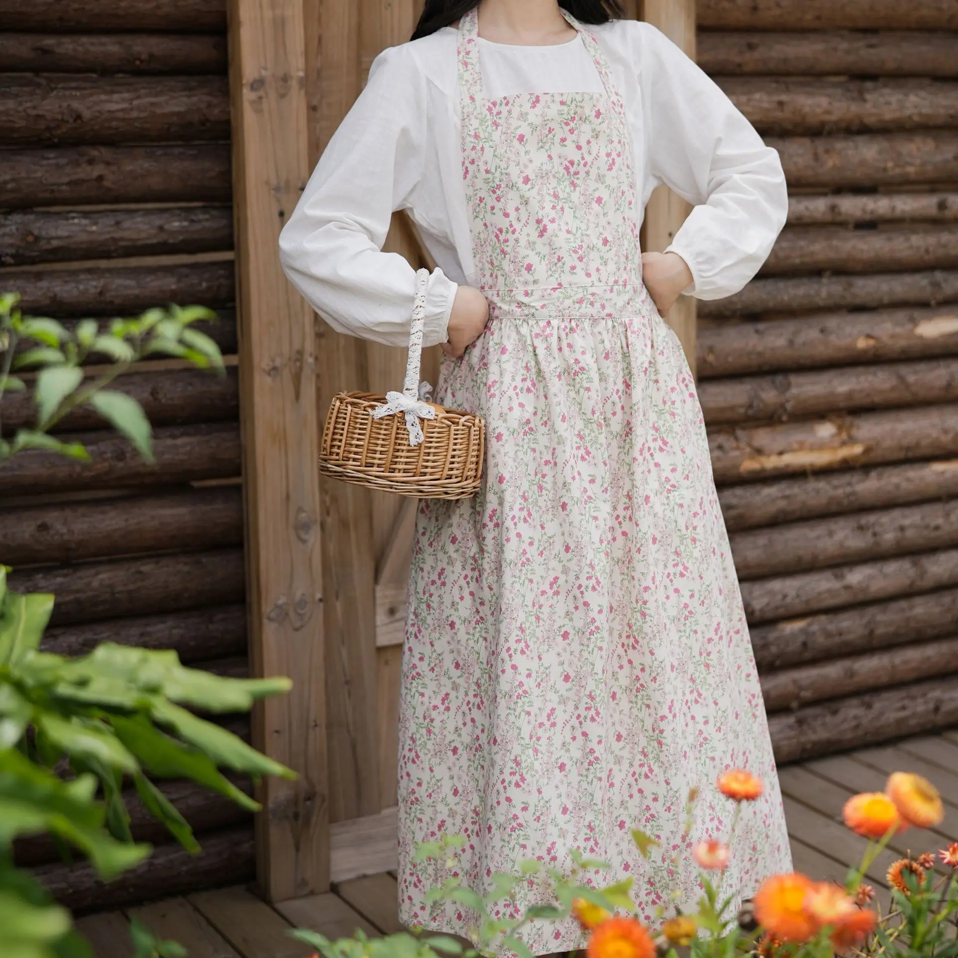 Long Floral Apron for Women's Home Kitchen Baking Anti Fouling Apron Flower Shop Studio Work Clothes
Long Floral Apron for Women's Home Kitchen Baking Anti Fouling Apron Flower Shop Studio Work Clothes