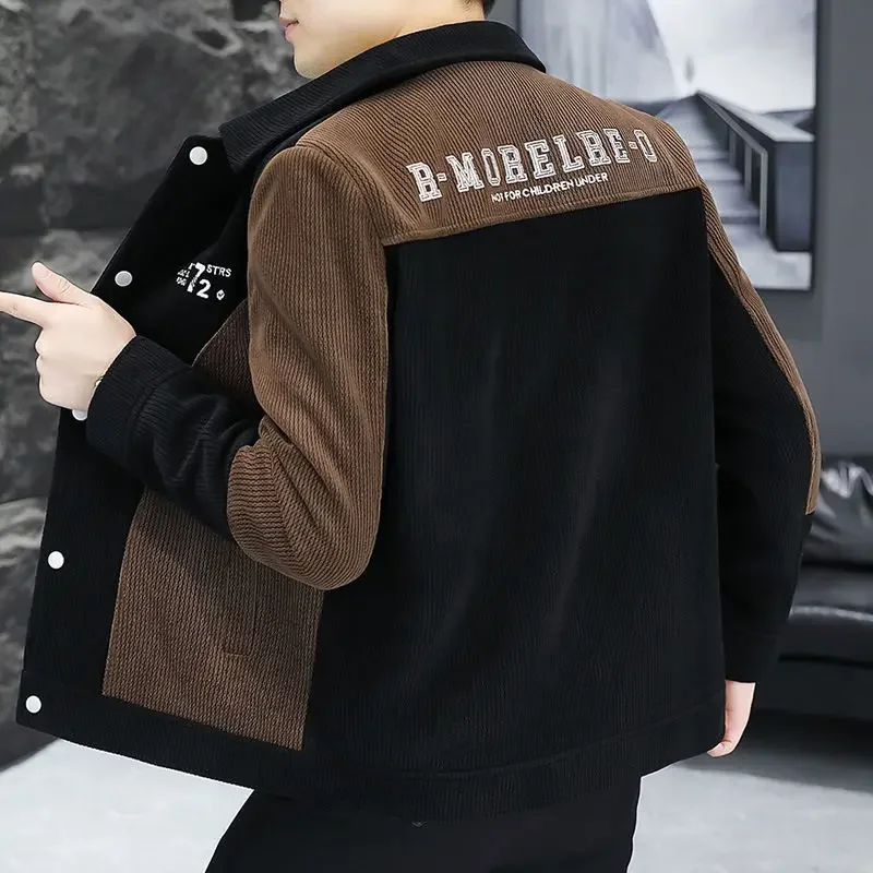 Модные вельветовые пальто с лацканами и принтом букв, мужская одежда, осень-зима 2024, новые свободные повседневные топы, английские куртки
Модные вельветовые пальто с лацканами и принтом букв, мужская одежда, осень-зима 2024, новые свободные повседневные топы, английские куртки