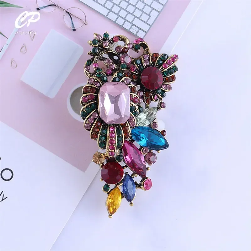 Classical Colorful Rhinestone Wxquisite High-End Vintage Brooch Colored Alloy Badge Pins Men's And Women's Clothing Matching
Classical Colorful Rhinestone Wxquisite High-End Vintage Brooch Colored Alloy Badge Pins Men's And Women's Clothing Matching