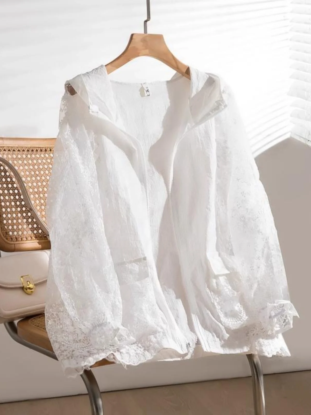 Summer Lightweight Short Sleeveless Heavy Embroidery Lace Sun Protection Hat Coat for Women Commute Style Loose Fit Zipper Cl...
Summer Lightweight Short Sleeveless Heavy Embroidery Lace Sun Protection Hat Coat for Women Commute Style Loose Fit Zipper Cl...