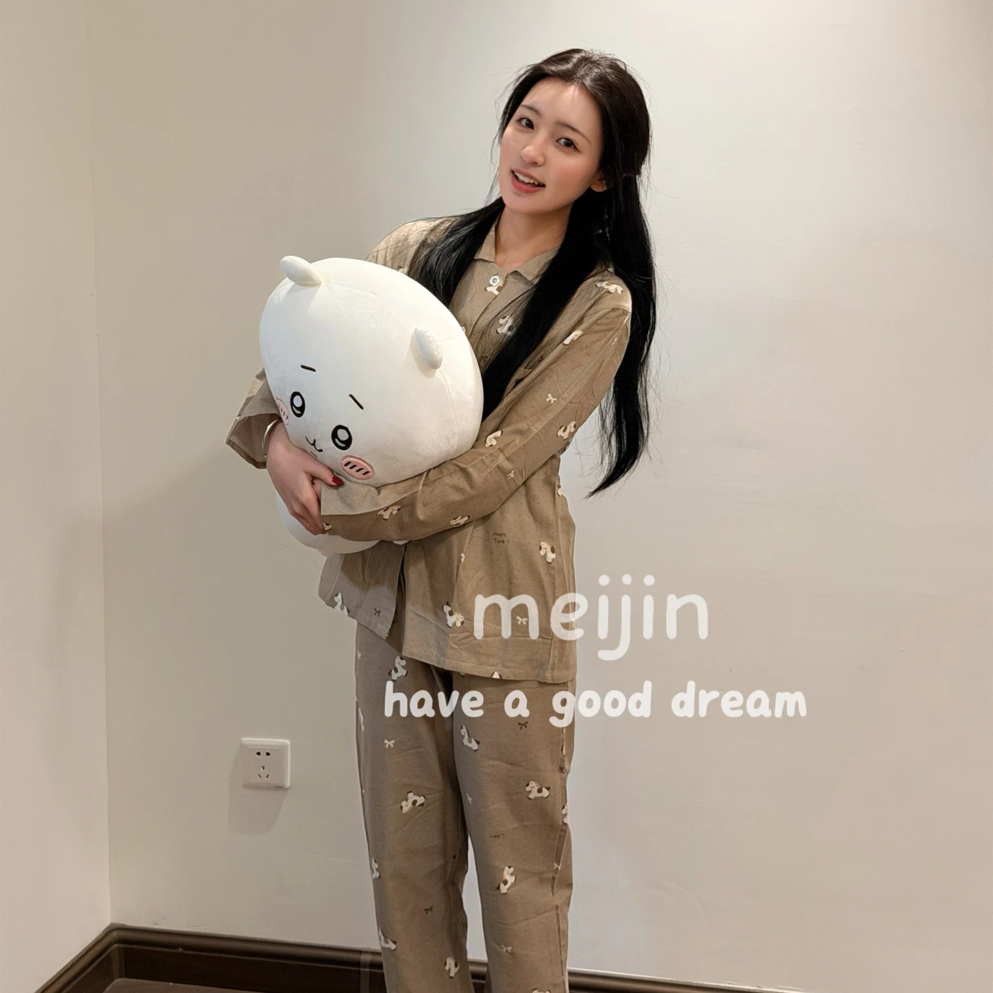 Новый хлопковый пижамный комплект из двухслойной марли на весну-лето 2026: свободные повседневные брюки с длинными рукавами и воротником-стойкой, с карманами, для дома и отдыха
Новый хлопковый пижамный комплект из двухслойной марли на весну-лето 2026: свободные повседневные брюки с длинными рукавами и воротником-стойкой, с карманами, для дома и отдыха