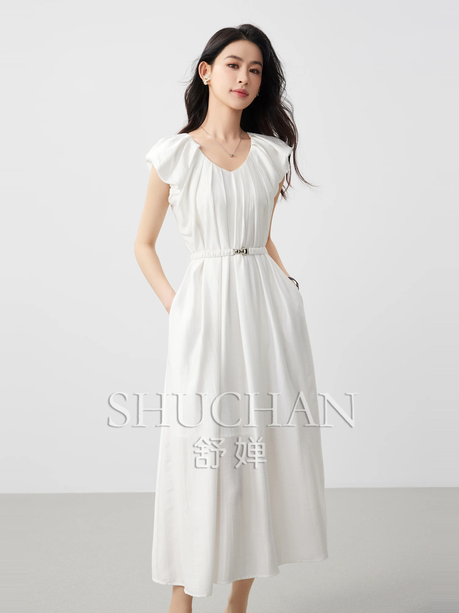 Mijia good quality, French Hepburn style, elastic belt bubble flying sleeves three-dimensional pleated large V-neck dress
Mijia good quality, French Hepburn style, elastic belt bubble flying sleeves three-dimensional pleated large V-neck dress
