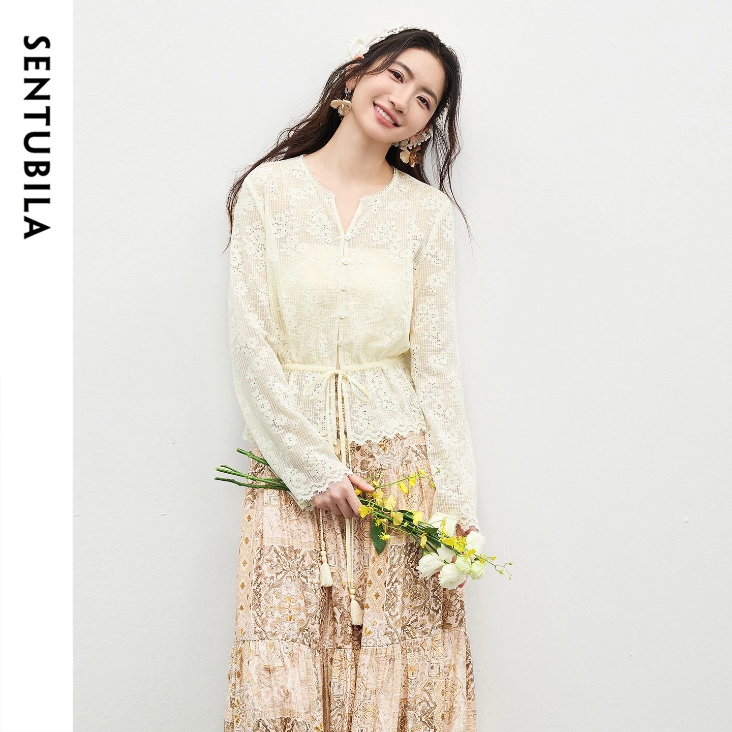 SENTUBILA Spring Long Sleeve Lace Tops Women 2026 Elegant Fashion Ladies Flare Sleeve Tie Waist Lace Jacquard T-Shirt 161SA5409
SENTUBILA Spring Long Sleeve Lace Tops Women 2026 Elegant Fashion Ladies Flare Sleeve Tie Waist Lace Jacquard T-Shirt 161SA5409