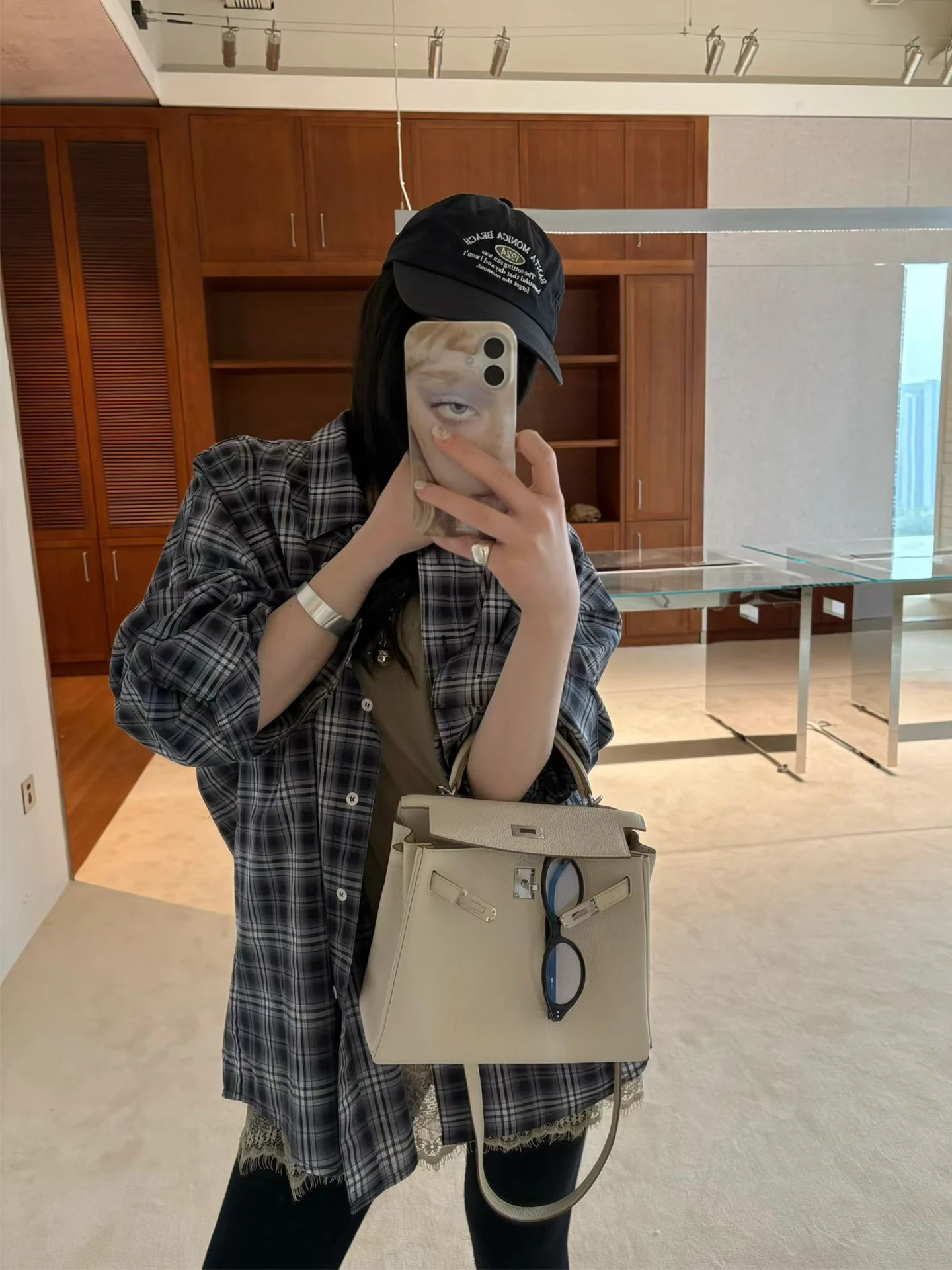Loose Fit Plaid Long Sleeve Women's Shirt Daisy Vintage Korean Style Breathable Cotton Spring 2026 Open Cardigan Coat
Loose Fit Plaid Long Sleeve Women's Shirt Daisy Vintage Korean Style Breathable Cotton Spring 2026 Open Cardigan Coat