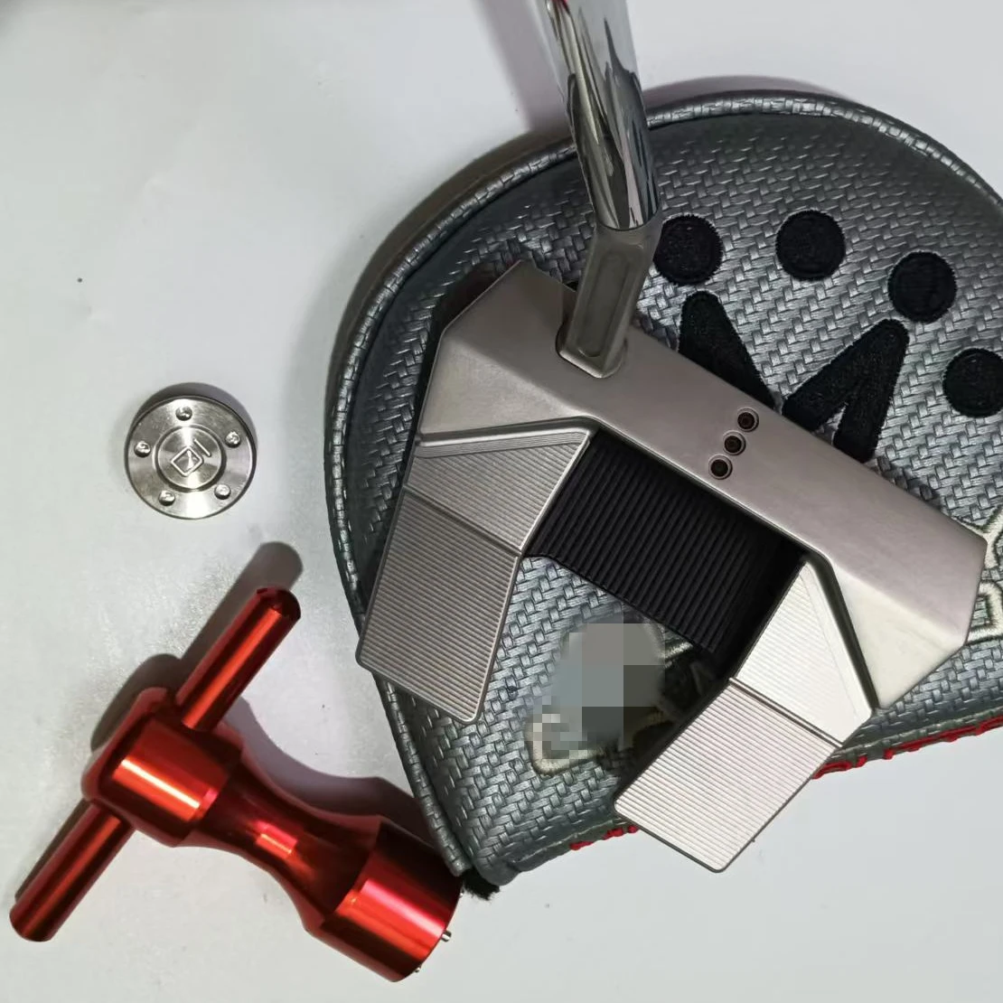 퍼터 Phantom 5.5 Golf Putter Come with Cover Weights are Removable
퍼터 Phantom 5.5 Golf Putter Come with Cover Weights are Removable