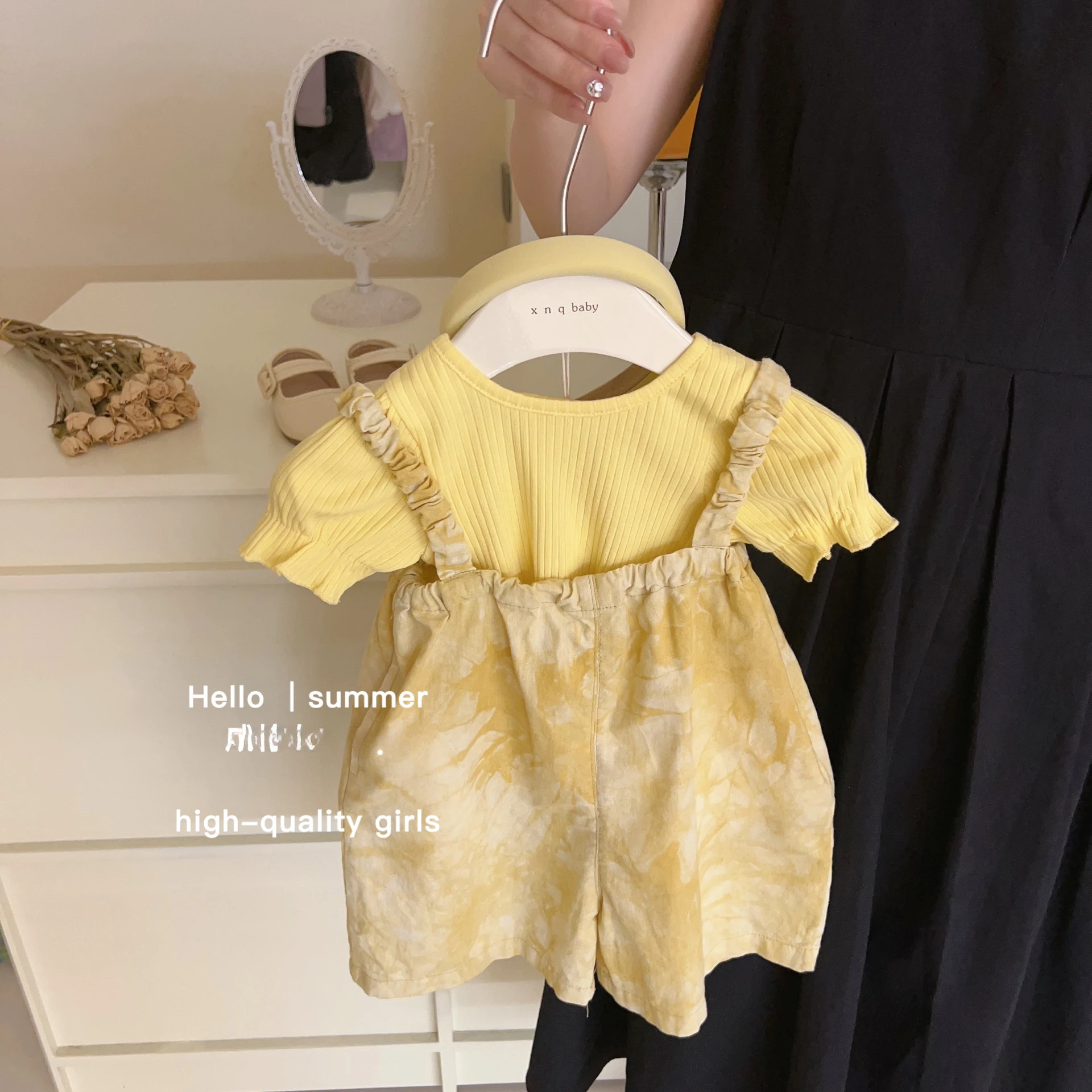 Baby Girl Suit Cute Two Sets Baby Foreign Children Personality Fashion Korean Pit Strip Bubble Sleeve T-shirt Shorts 2-piece Set
Baby Girl Suit Cute Two Sets Baby Foreign Children Personality Fashion Korean Pit Strip Bubble Sleeve T-shirt Shorts 2-piece Set
