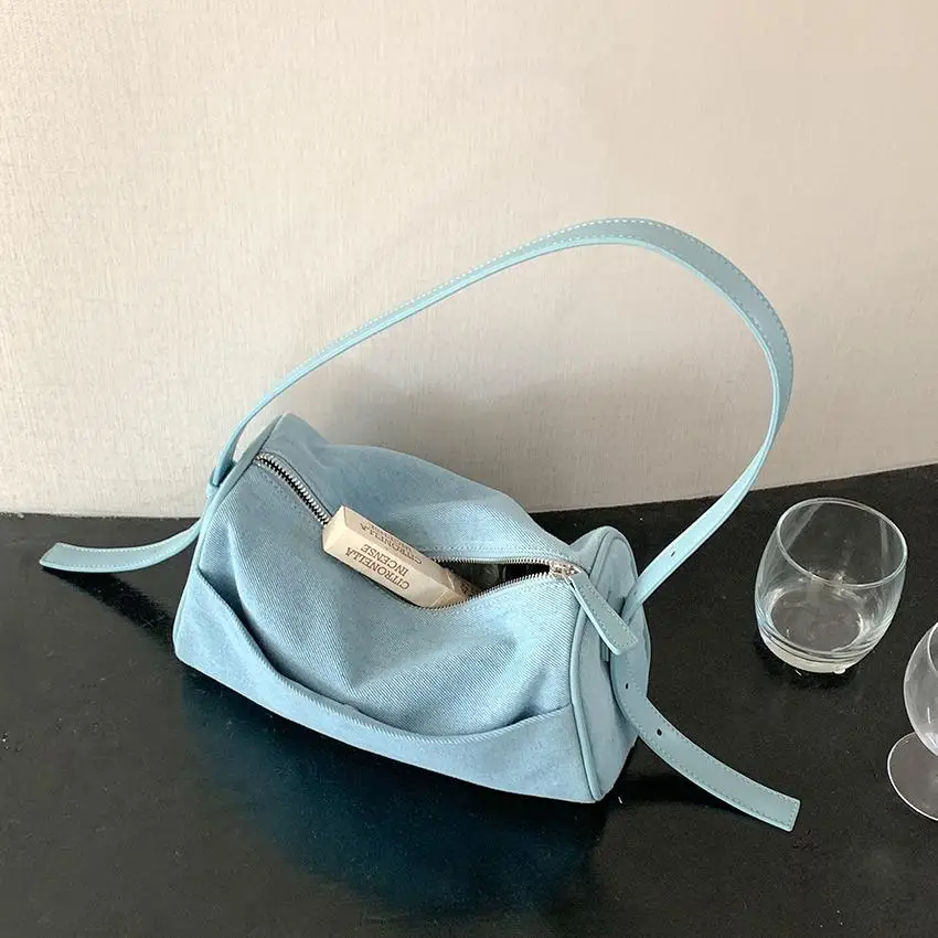 Blue Denim Bag 2025 Summer New Korean Style Small Square Bag Women's Fashion Niche Casual Shoulder Bag Solid Simple Commuter Bag
Blue Denim Bag 2025 Summer New Korean Style Small Square Bag Women's Fashion Niche Casual Shoulder Bag Solid Simple Commuter Bag