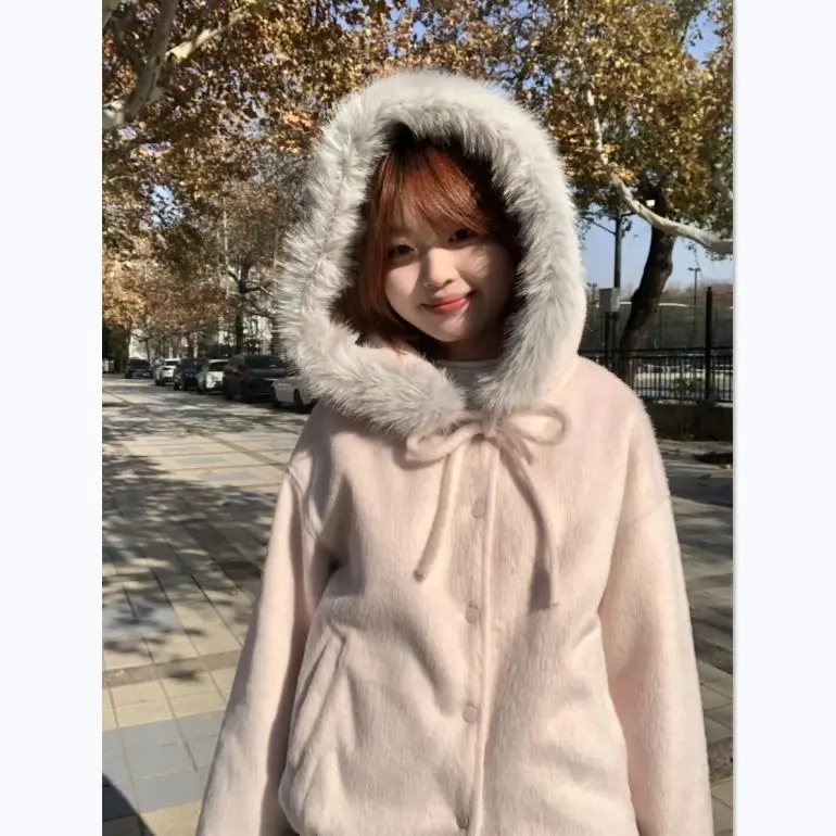 Американский пояс с узлом, большой меховой воротник, женское весенне-осенне-зимнее шерстяное верхнее пальто с капюшоном для колледжа
Американский пояс с узлом, большой меховой воротник, женское весенне-осенне-зимнее шерстяное верхнее пальто с капюшоном для колледжа