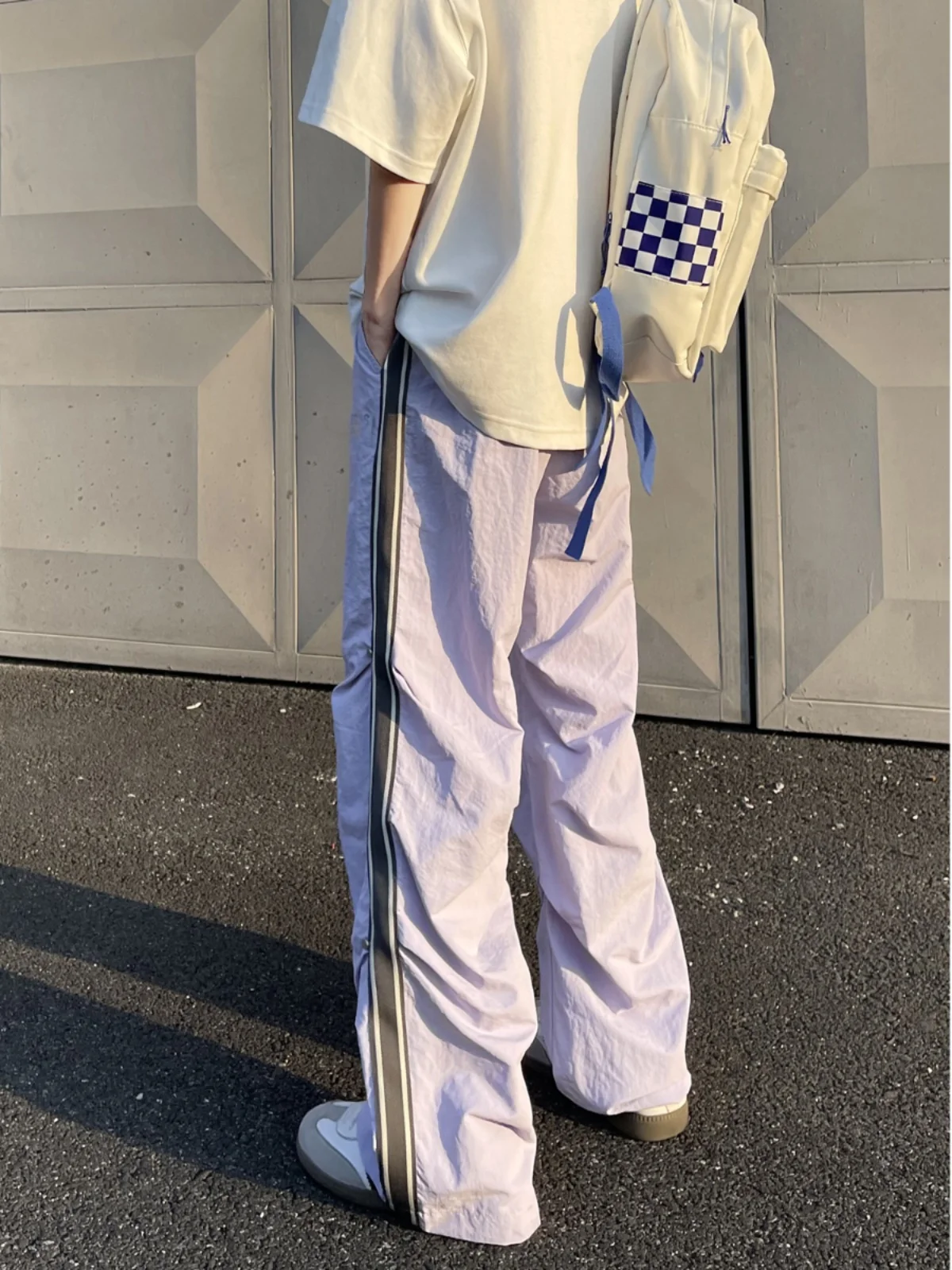 Мужские летние повседневные брюки из ледяного шелка Qui Dry: тонкие, широкие, свободного кроя, для молодежи, в стиле кэжуал
Мужские летние повседневные брюки из ледяного шелка Qui Dry: тонкие, широкие, свободного кроя, для молодежи, в стиле кэжуал