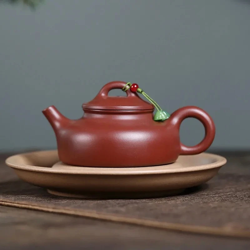 Чайник из исинской глины ручной работы, 160 мл, для домашнего использования, из необработанной руды, для чая Дахунпао, красивый заварочный чайник, набор для чая из глины Зиша
Чайник из исинской глины ручной работы, 160 мл, для домашнего использования, из необработанной руды, для чая Дахунпао, красивый заварочный чайник, набор для чая из глины Зиша