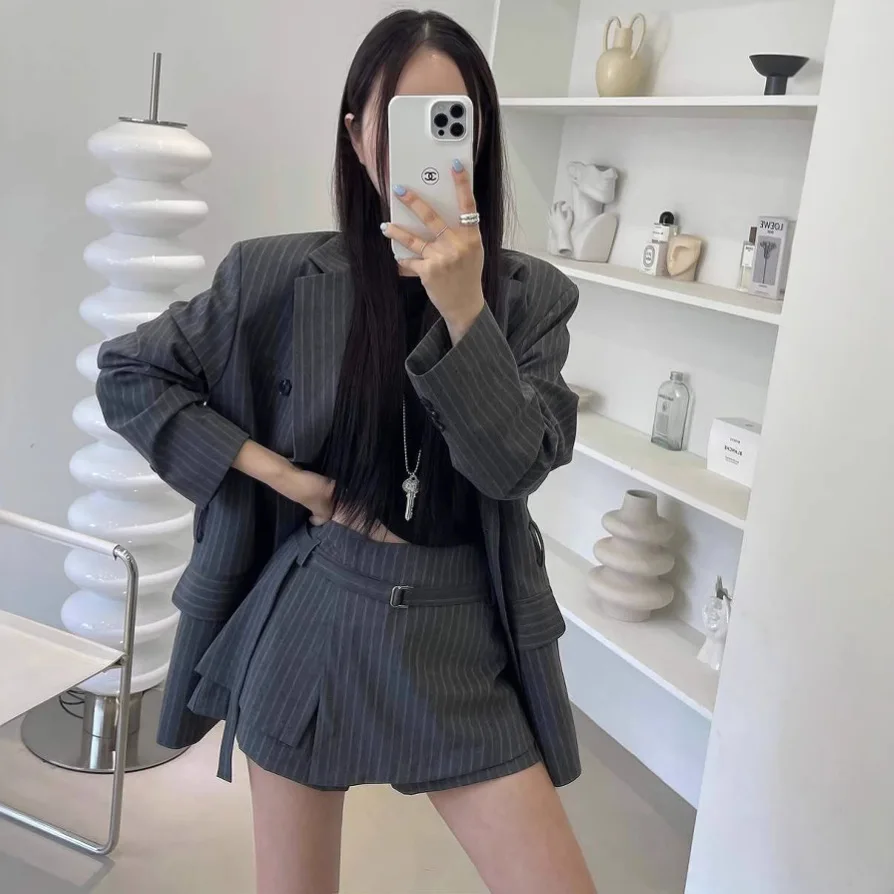 Womens Clothing Set Spring New Style French Striped Suit Loose Jacket Versatile Half Skirt Set Fashionable Casual and Stylish
Womens Clothing Set Spring New Style French Striped Suit Loose Jacket Versatile Half Skirt Set Fashionable Casual and Stylish