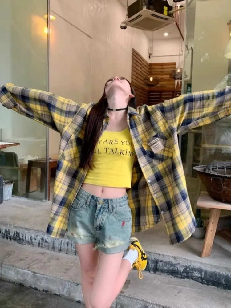 Retro Hong Kong Sle Women's Long Sve Plaid irt Loose Fit Outerwear Sun Protection Coat Collar Button Embroidery
Retro Hong Kong Sle Women's Long Sve Plaid irt Loose Fit Outerwear Sun Protection Coat Collar Button Embroidery