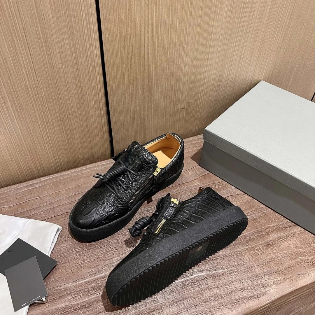 Top Hight Quality Casual Sneakers For Men and Women Real Leather Brand Designer Unisex Tennis Shoes GZ Zipper Loafer Shoes G0066
Top Hight Quality Casual Sneakers For Men and Women Real Leather Brand Designer Unisex Tennis Shoes GZ Zipper Loafer Shoes G0066