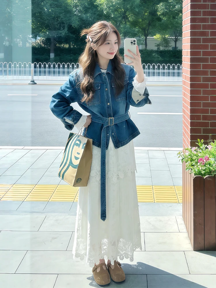 Early Spring New Style Women's Denim Lace Waistcoat Skirt Set Vintage Fashion Outerwear High Waist Long Sleeve Spring Outfit
Early Spring New Style Women's Denim Lace Waistcoat Skirt Set Vintage Fashion Outerwear High Waist Long Sleeve Spring Outfit