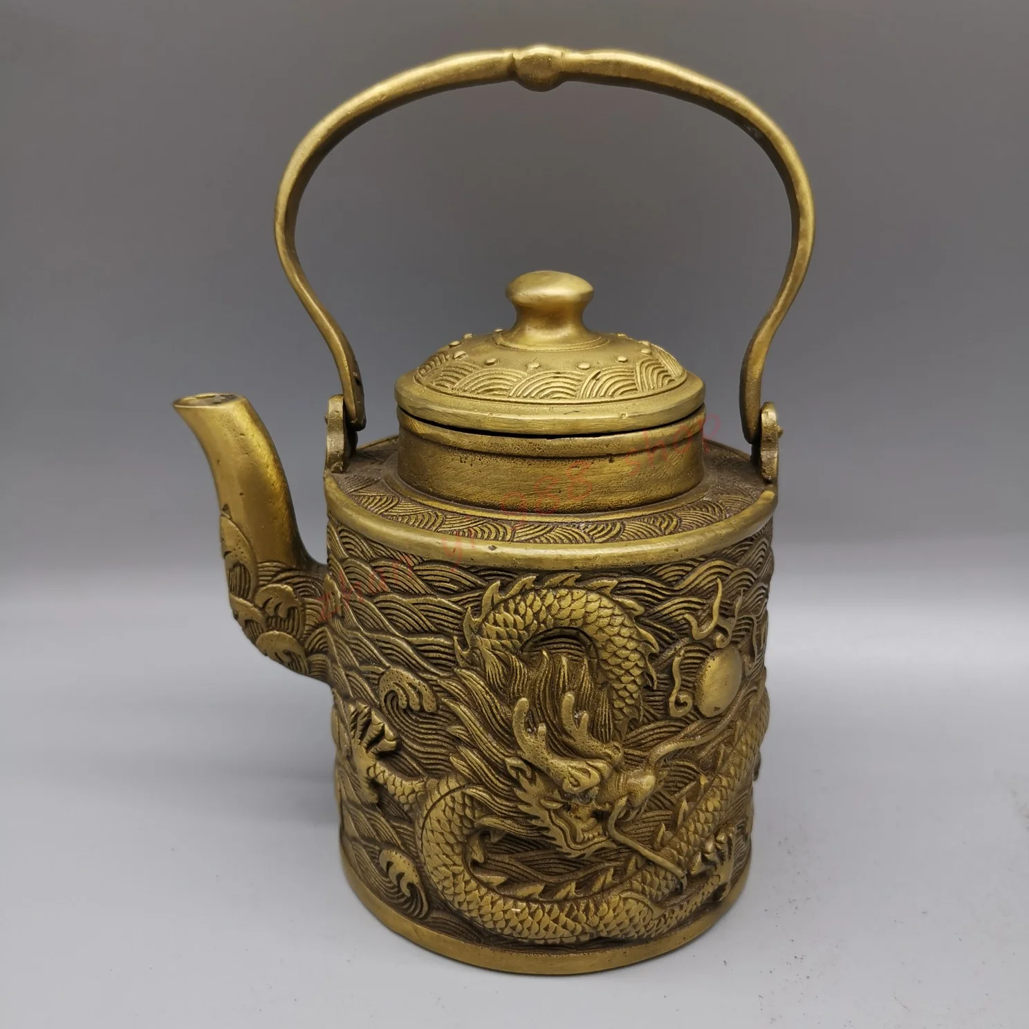 Pure copper portable pot, single dragon teapot handicraft ornaments, exquisite home handicraft decorations
Pure copper portable pot, single dragon teapot handicraft ornaments, exquisite home handicraft decorations
