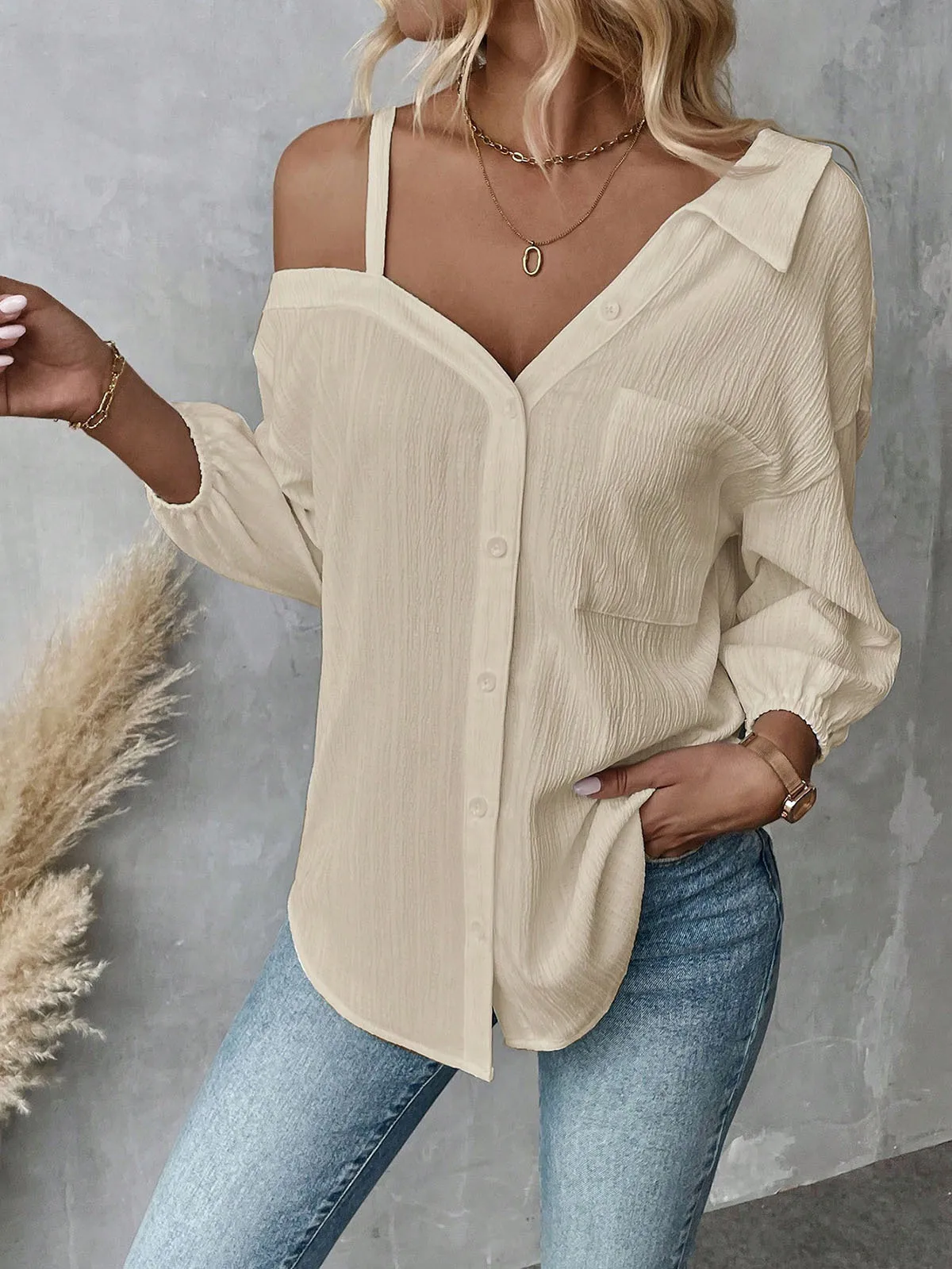 2025 Spring Summer Women's Shirt White Lapel Clasp Sleeve Off-shoulder Cardigan Texture Single-breasted Casual Blouses
2025 Spring Summer Women's Shirt White Lapel Clasp Sleeve Off-shoulder Cardigan Texture Single-breasted Casual Blouses