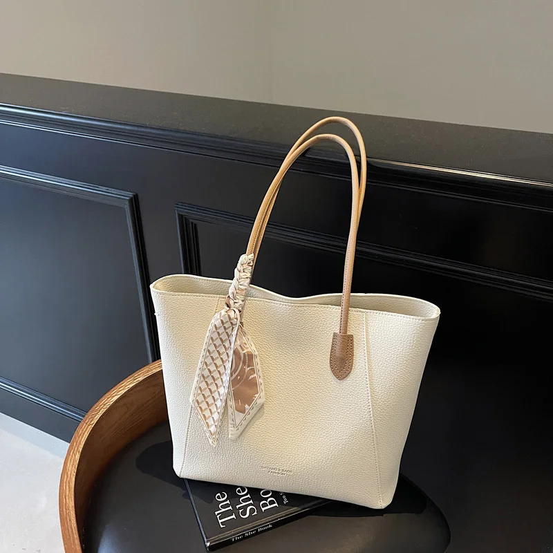 2025 Summer Vintage Chic Silk Scarf Tote Bag - Women's Luxury Shoulder Bag for Work Commute, Unique Designer Handbag Purse
2025 Summer Vintage Chic Silk Scarf Tote Bag - Women's Luxury Shoulder Bag for Work Commute, Unique Designer Handbag Purse