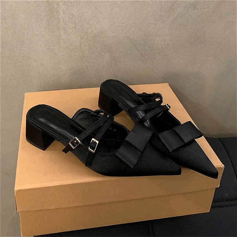 Pointed Toe High Heeled Slippers Bow Women Sandals Sexy Chunky Shoes 2025 Summer Designer Mules Party Pumps Flip Flops De Mujer
Pointed Toe High Heeled Slippers Bow Women Sandals Sexy Chunky Shoes 2025 Summer Designer Mules Party Pumps Flip Flops De Mujer