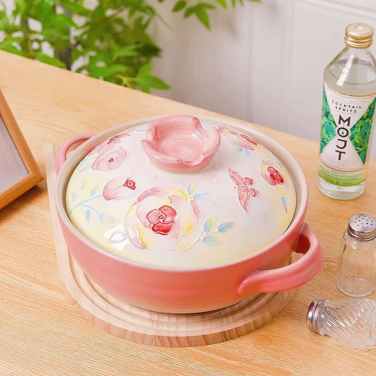 Coarse earth pot retro household ceramic casserole Japanese shallow pot gas open flame soup rice high temperature casserole
Coarse earth pot retro household ceramic casserole Japanese shallow pot gas open flame soup rice high temperature casserole