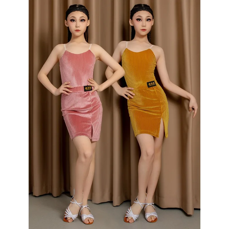 Latin dance outfit for girls new style high-end childrens training suit with strappy skirt childrens summer performance outfit
Latin dance outfit for girls new style high-end childrens training suit with strappy skirt childrens summer performance outfit