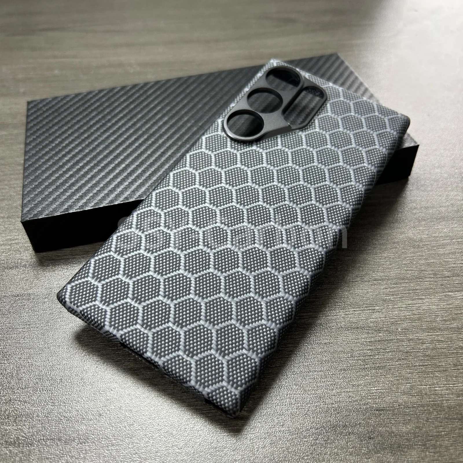 Real Carbon For Samsung Galaxy S25 S24 Ultra Carbon MagSafe case, luxury carbon fiber ultra-light ultra-thin protective case
Real Carbon For Samsung Galaxy S25 S24 Ultra Carbon MagSafe case, luxury carbon fiber ultra-light ultra-thin protective case