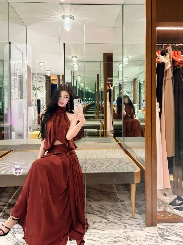 Elegant High Waist Skirt Set with Hanging Neck Design Women's Fashion Spring Outfit Short Hollow out Top And Skirt
Elegant High Waist Skirt Set with Hanging Neck Design Women's Fashion Spring Outfit Short Hollow out Top And Skirt