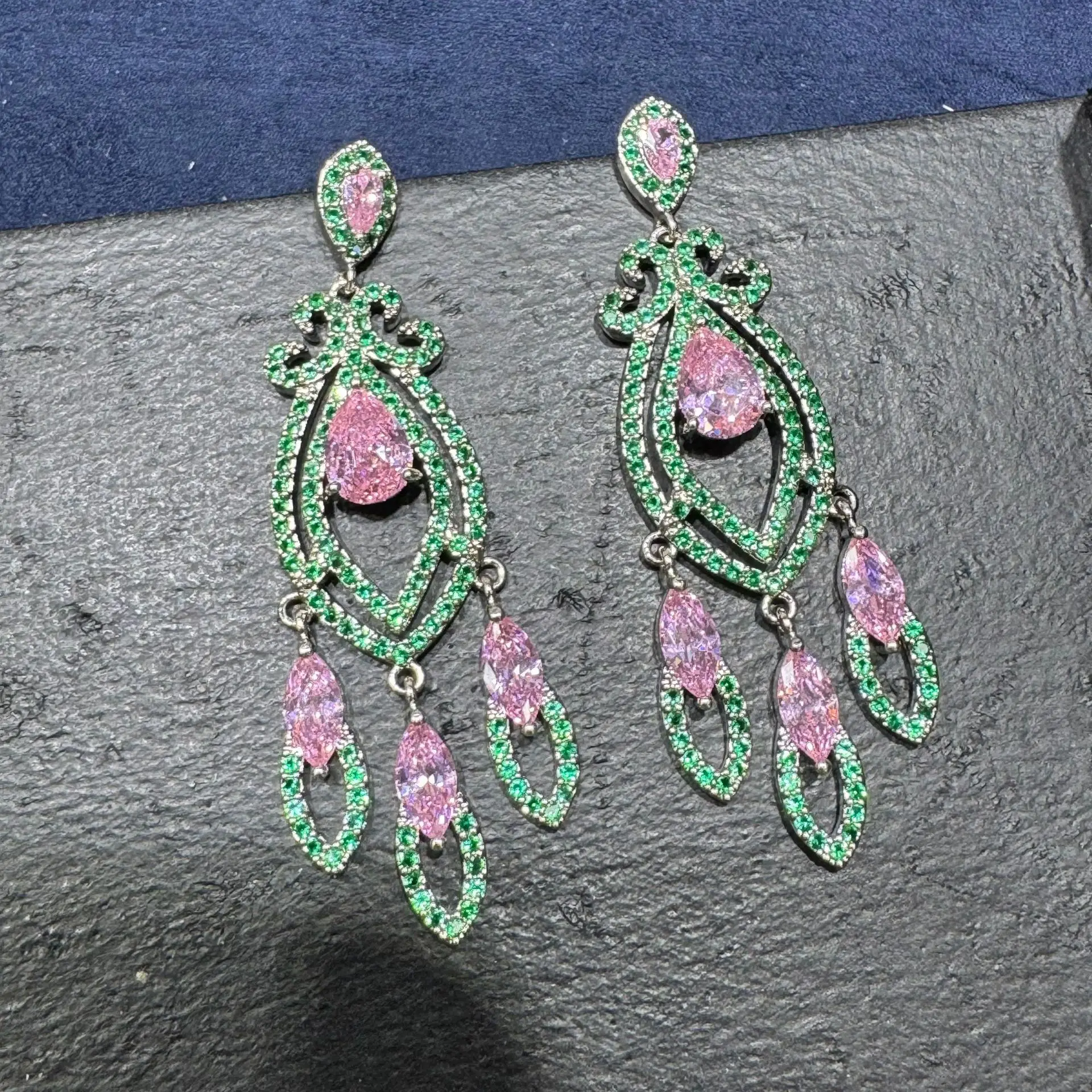 fashion cubic zirconia earrings for women shiny jewelry green cyan teardrop dangling earrings party jewelry
fashion cubic zirconia earrings for women shiny jewelry green cyan teardrop dangling earrings party jewelry