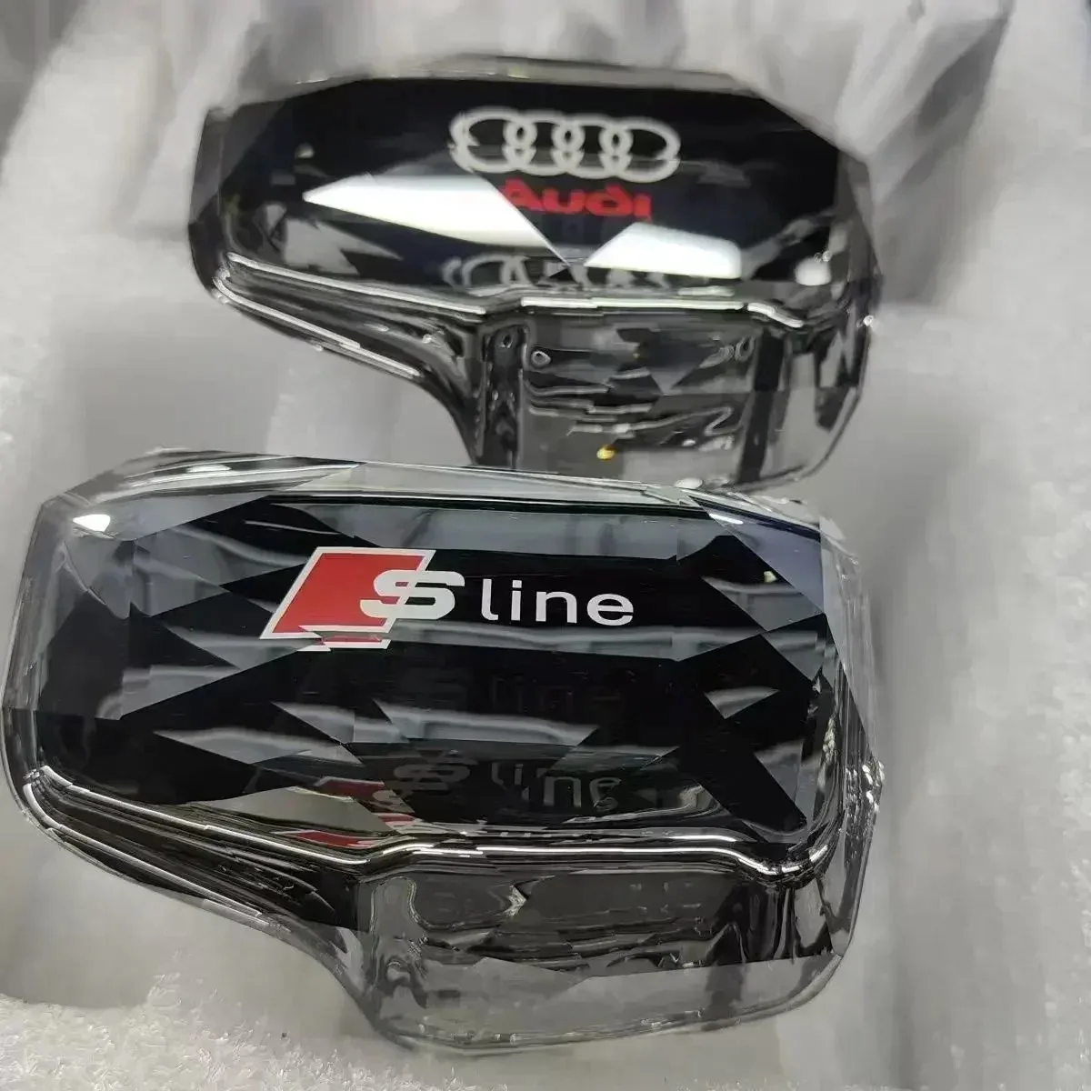 For Audi Q7 A6 Q8 SQ5 A5 A4 A4L A8L S4 RS5 RS6 A7 SQ8 S5 SQ5 car crystal gear shift knob lever handle car modification parts
For Audi Q7 A6 Q8 SQ5 A5 A4 A4L A8L S4 RS5 RS6 A7 SQ8 S5 SQ5 car crystal gear shift knob lever handle car modification parts