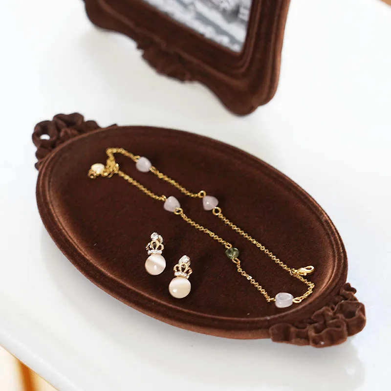 Retro Resin Storage Tray Jewelry Display Plate Earrings Rings Necklace Storage Tray Desktop Key Watch Sundries Plate Home Decor
Retro Resin Storage Tray Jewelry Display Plate Earrings Rings Necklace Storage Tray Desktop Key Watch Sundries Plate Home Decor