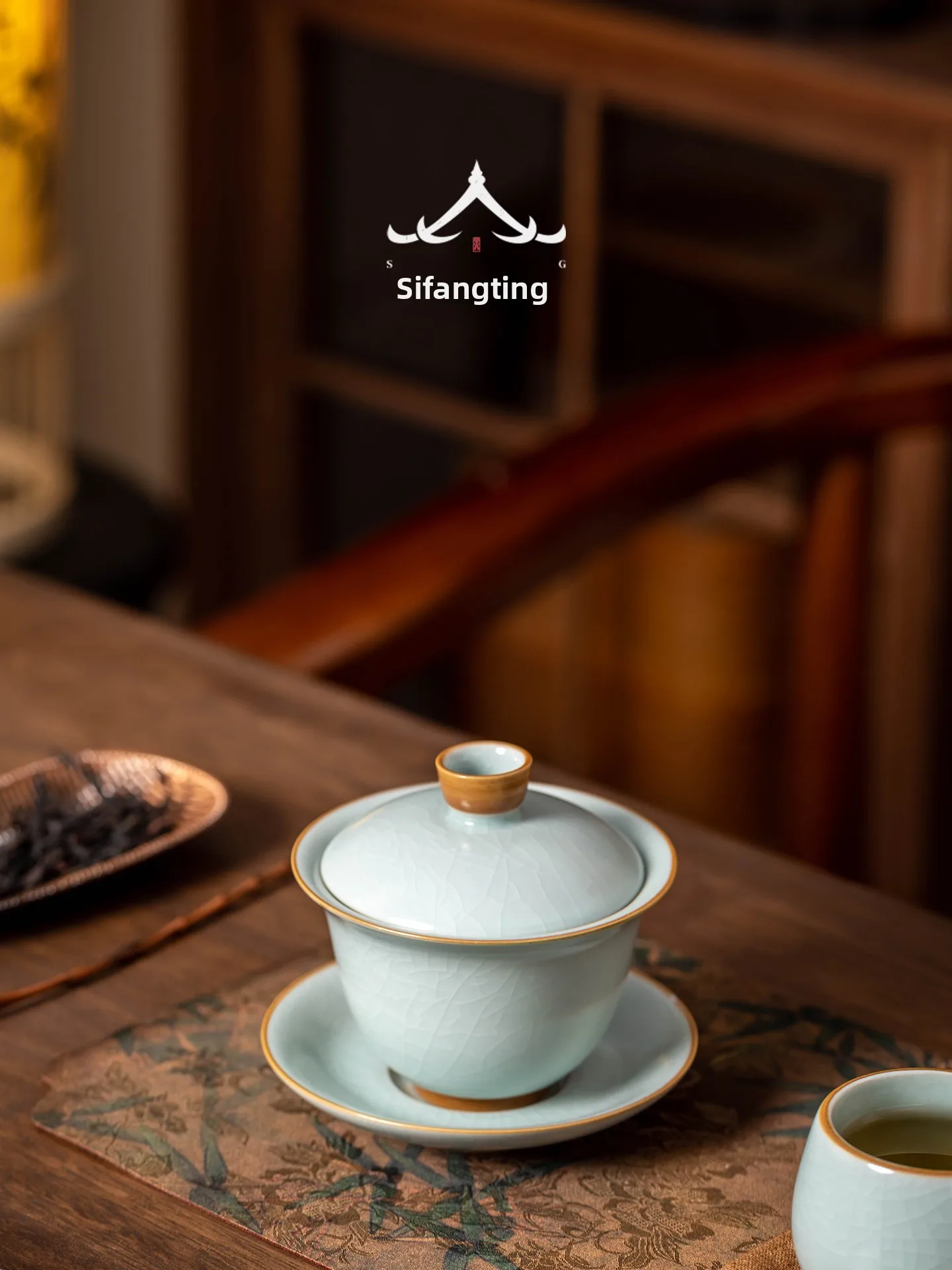 Ruyao Sancai Gaiwan Jingdezhen Ceramic Single Tea Bowl Non-Scalding Gongfu Tea Set Home Use Handmade Ice Crack Glaze
Ruyao Sancai Gaiwan Jingdezhen Ceramic Single Tea Bowl Non-Scalding Gongfu Tea Set Home Use Handmade Ice Crack Glaze