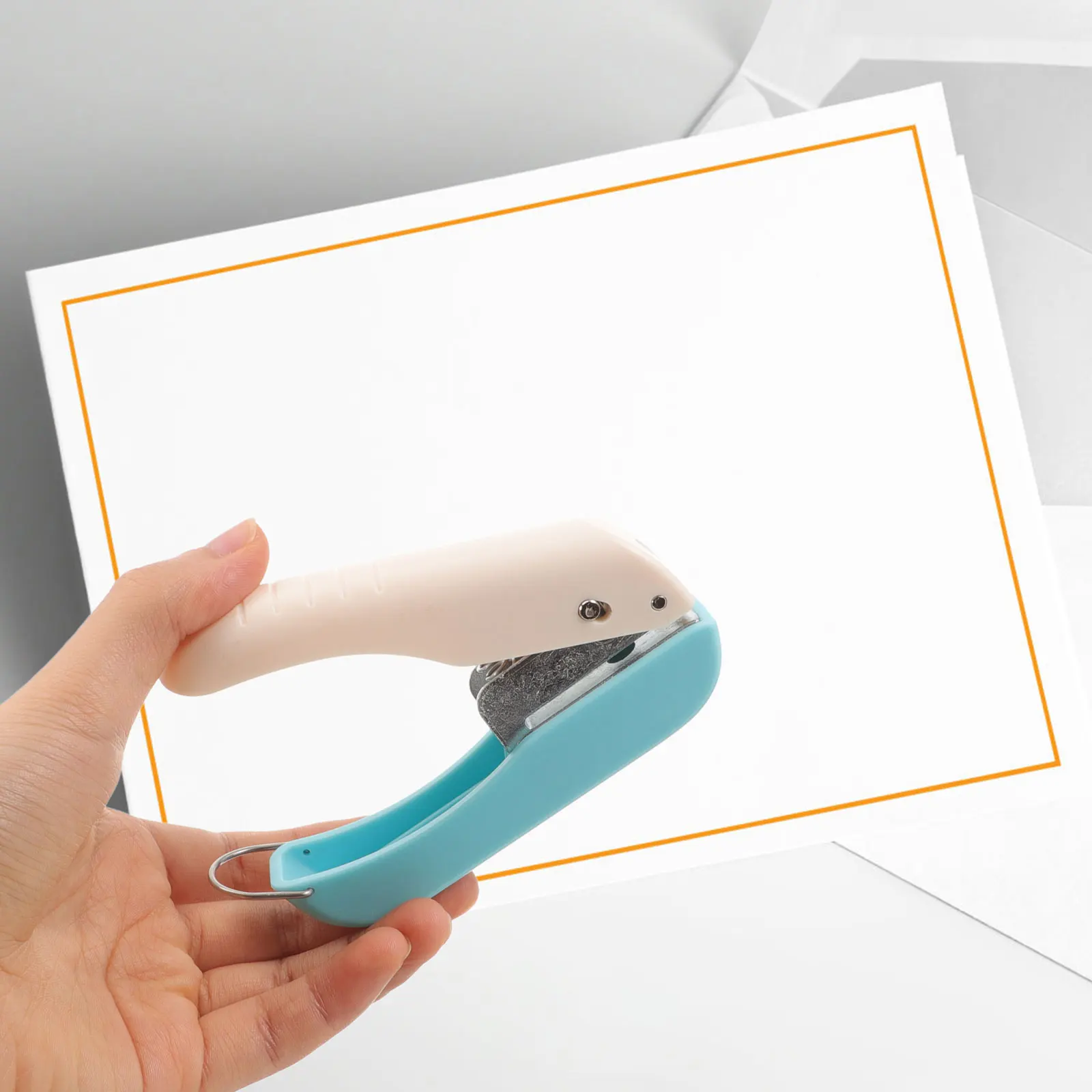 Paper Puncher Mini Hole Punch Craft Shape Punch for DIY Scrapbooking Cards Envelopes Sturdy Handheld Flower Breaker Student
Paper Puncher Mini Hole Punch Craft Shape Punch for DIY Scrapbooking Cards Envelopes Sturdy Handheld Flower Breaker Student