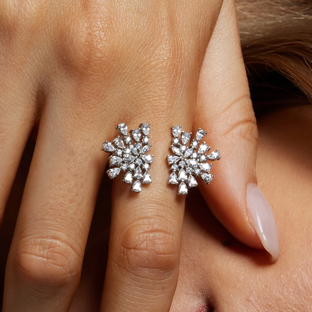 Niche Light Luxury Exquisite Flash Diamond Open Ring Female Personality Index Finger Ring
Niche Light Luxury Exquisite Flash Diamond Open Ring Female Personality Index Finger Ring