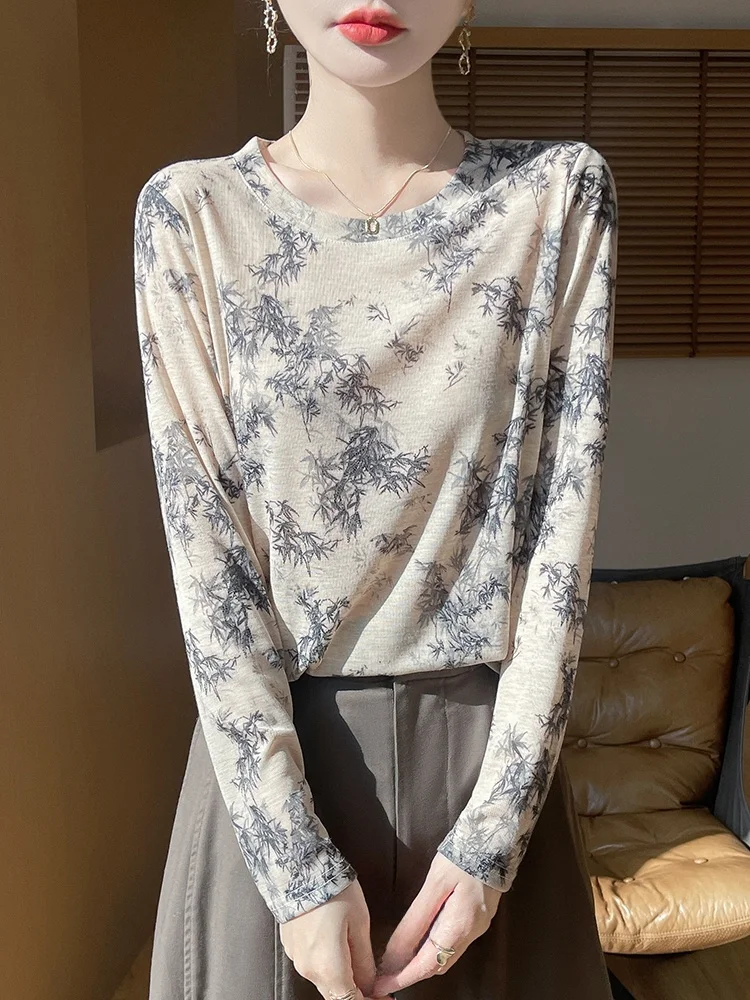 New 2025 Women's round Ne Thin Long Sve Silk Knitted Sun Protection irt Versatile Print iny Base irt
New 2025 Women's round Ne Thin Long Sve Silk Knitted Sun Protection irt Versatile Print iny Base irt