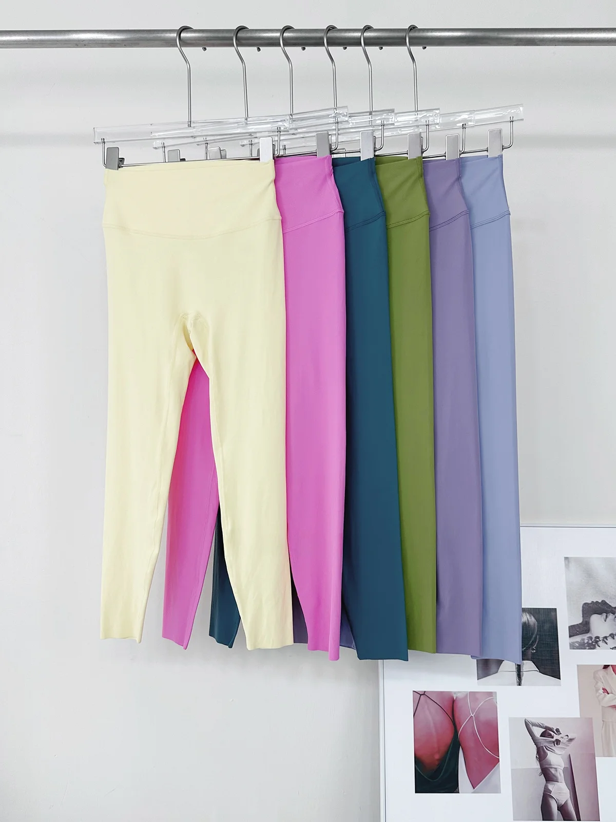 Universal Size Yoga Pants Women High Waist Peach Butt Profional Training Fitn High Elastic Tight Running Sports Pants
Universal Size Yoga Pants Women High Waist Peach Butt Profional Training Fitn High Elastic Tight Running Sports Pants