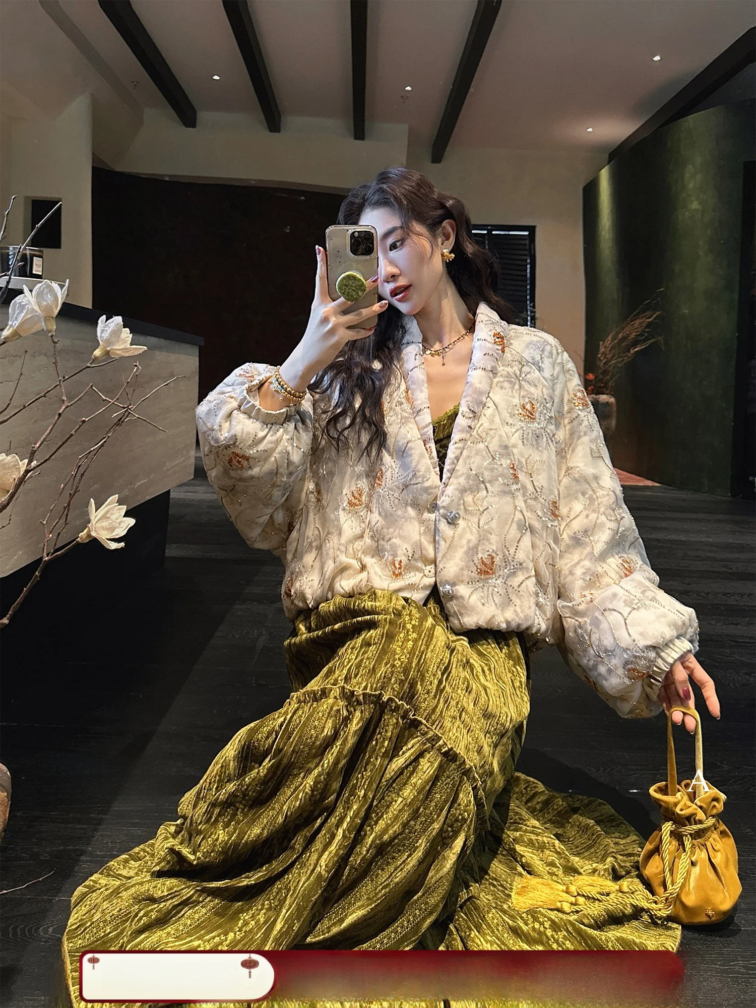 Новая женская зимняя куртка Sanji Bla Flower Xii из европейской органзы с пайетками, пуховик для повседневной носки
Новая женская зимняя куртка Sanji Bla Flower Xii из европейской органзы с пайетками, пуховик для повседневной носки