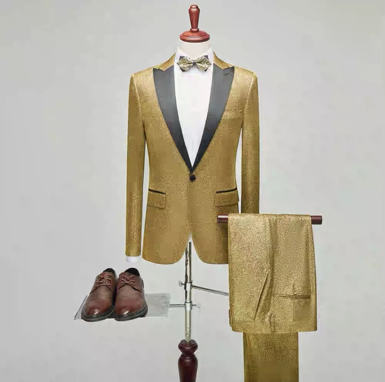 Luxury Gold Shiny Suits For Mens 2 Pcs Silver Stage Clothes Male Singers Navy Light Blue Party Wear Gentlemen Costume Slim Fit
Luxury Gold Shiny Suits For Mens 2 Pcs Silver Stage Clothes Male Singers Navy Light Blue Party Wear Gentlemen Costume Slim Fit