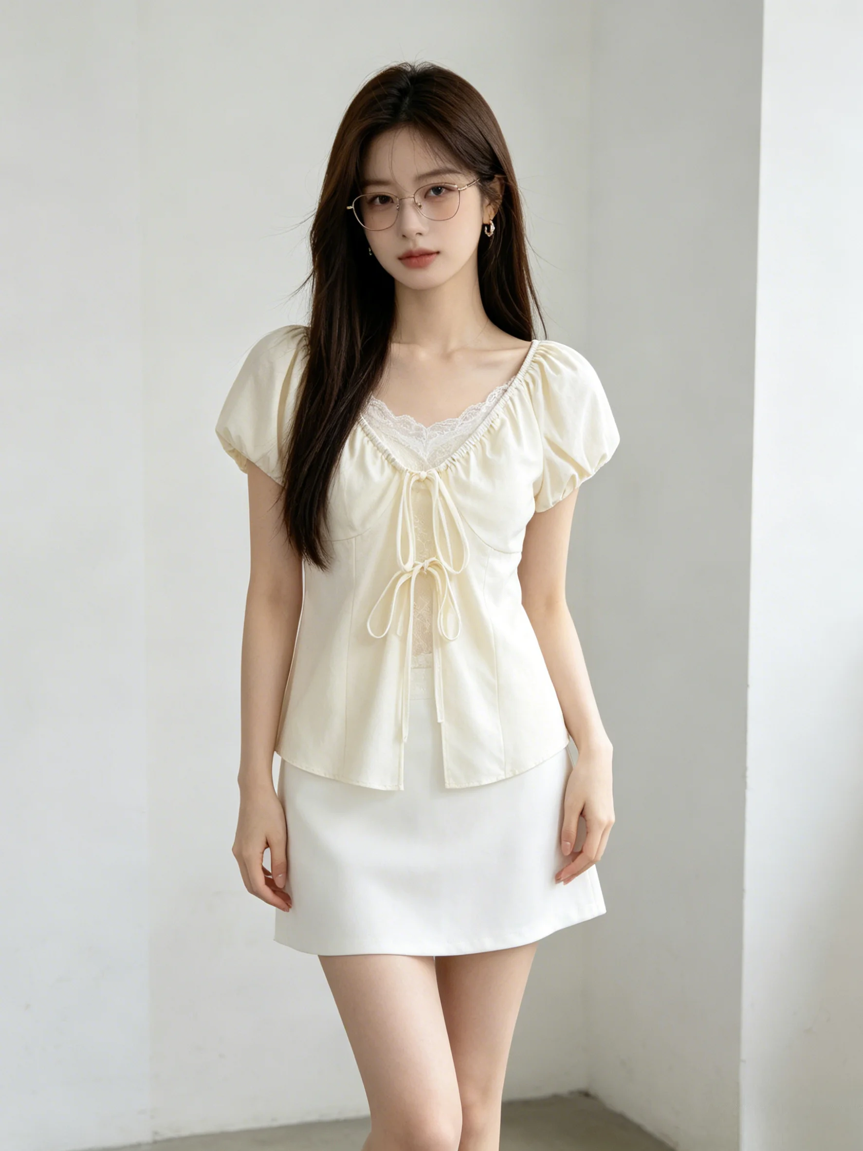 Elegant V-neck Bubble Sleeve Shirt Lace Knot Sweet Style French Style Loose Fit Short Sleeve Women's Top Summer
Elegant V-neck Bubble Sleeve Shirt Lace Knot Sweet Style French Style Loose Fit Short Sleeve Women's Top Summer