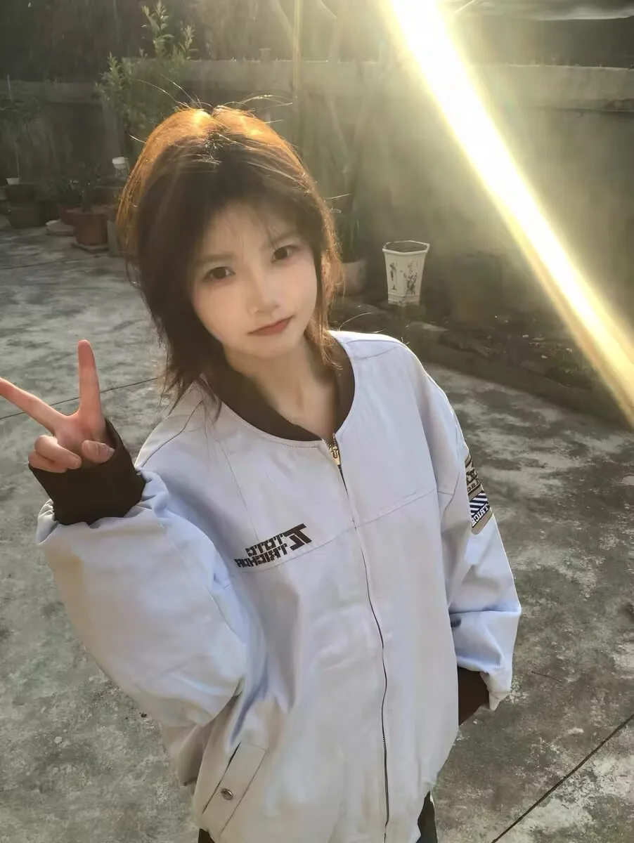 Женские бейсбольные куртки зеленого цвета, весенние, с защитой от УФ-излучения, с принтом, красивые, для активного отдыха, эластичные, плиссированные, сетчатые, из двух частей, эстетичные, с эффектом пламени
Женские бейсбольные куртки зеленого цвета, весенние, с защитой от УФ-излучения, с принтом, красивые, для активного отдыха, эластичные, плиссированные, сетчатые, из двух частей, эстетичные, с эффектом пламени