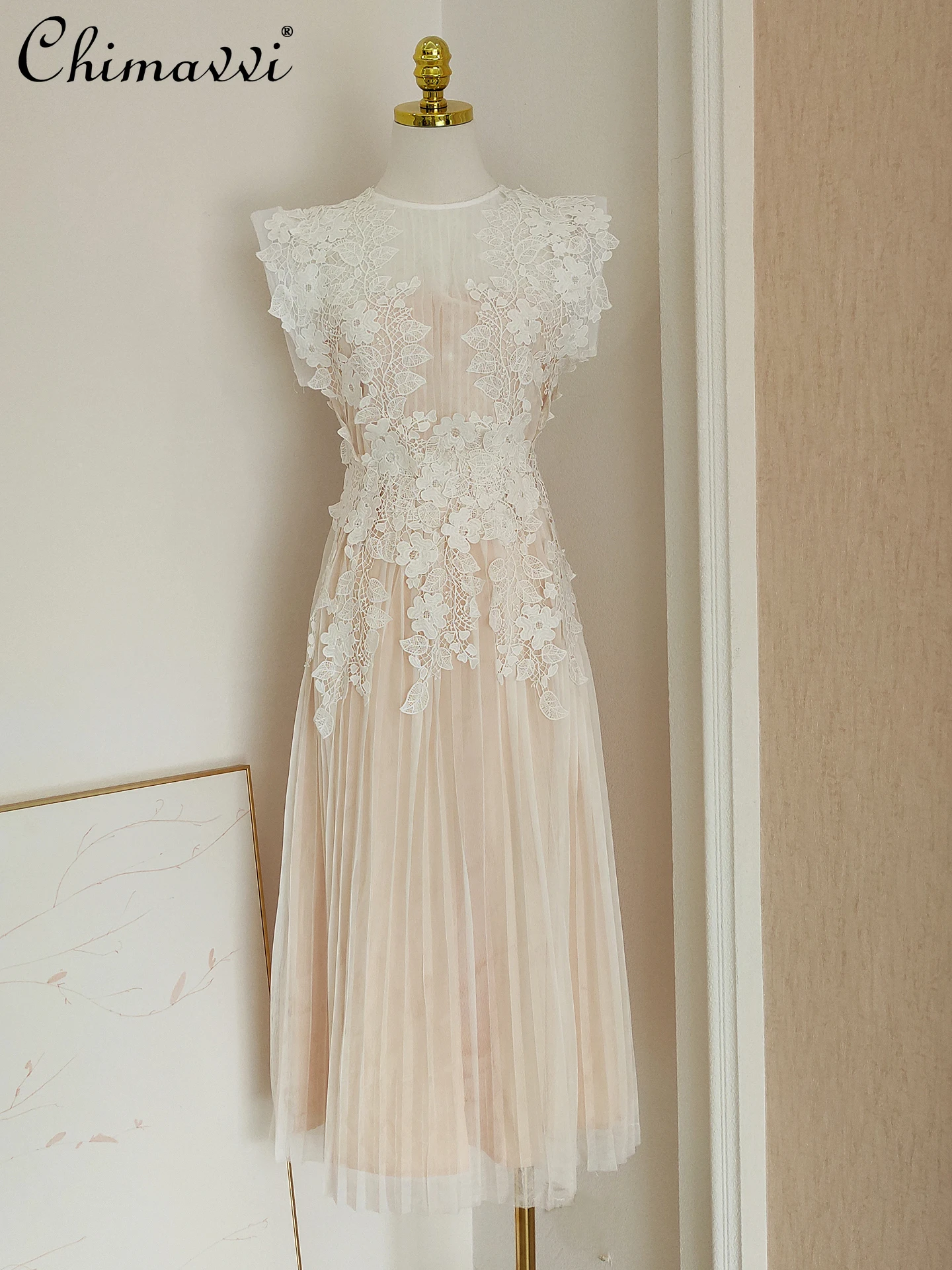 French Elegant Socialite Evening Dresses Embroidery Flower Hollow Mesh Splicing Sleeveless High Waist Pleated Long Dress Women
French Elegant Socialite Evening Dresses Embroidery Flower Hollow Mesh Splicing Sleeveless High Waist Pleated Long Dress Women